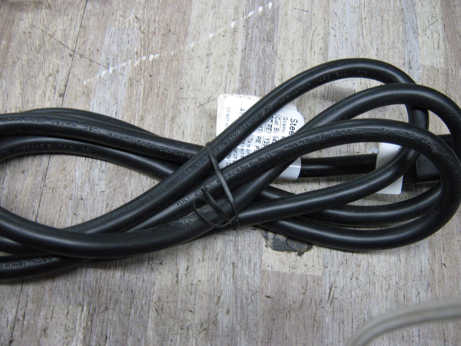 Furniture Power Centers, 2-USB, 15a 125V, 3.1A, 60hz BE04315 NEW