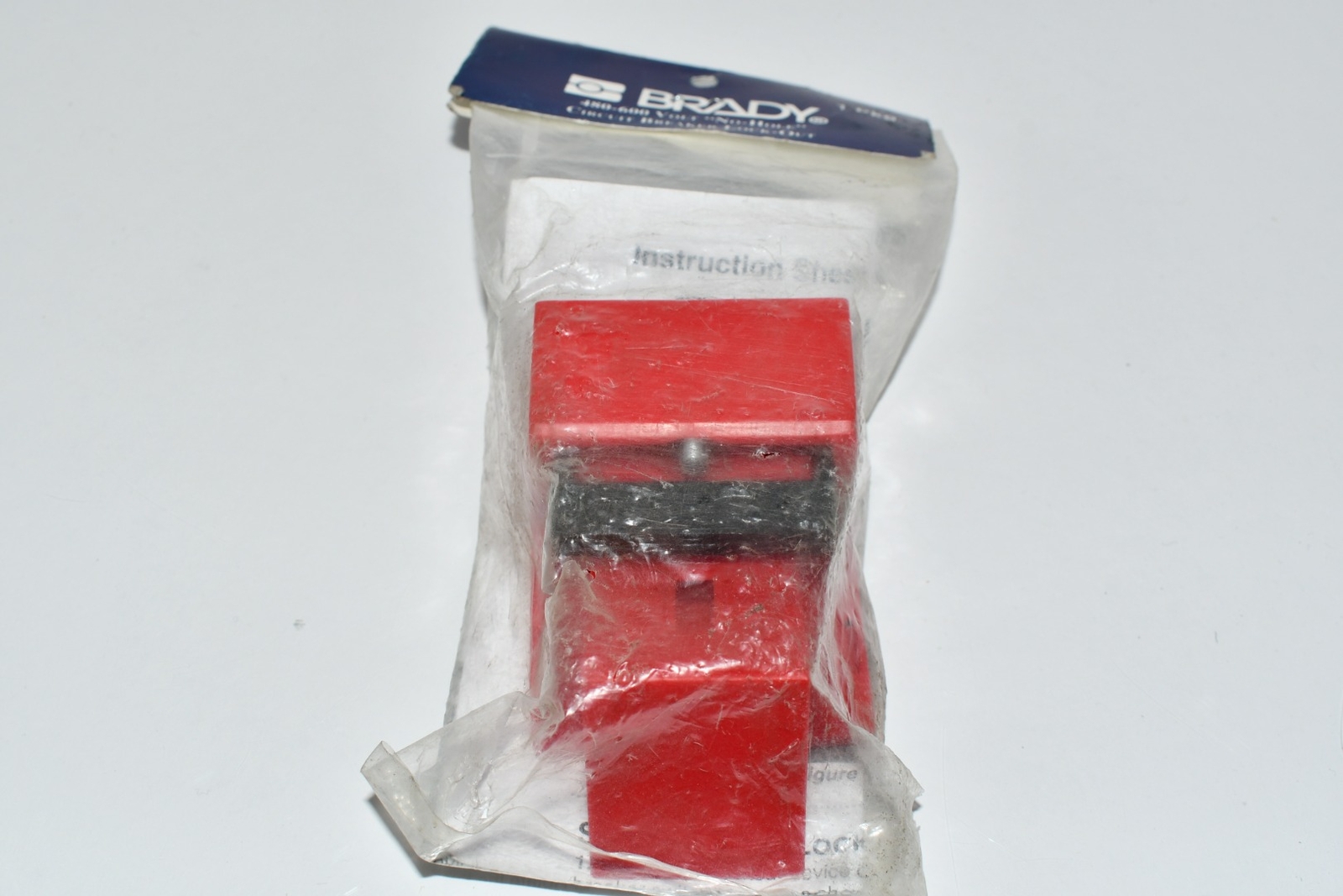 NEW BRADY 65397 Circuit Breaker Lockout: Clamp-On, For 480/600V AC Volt, For Sin