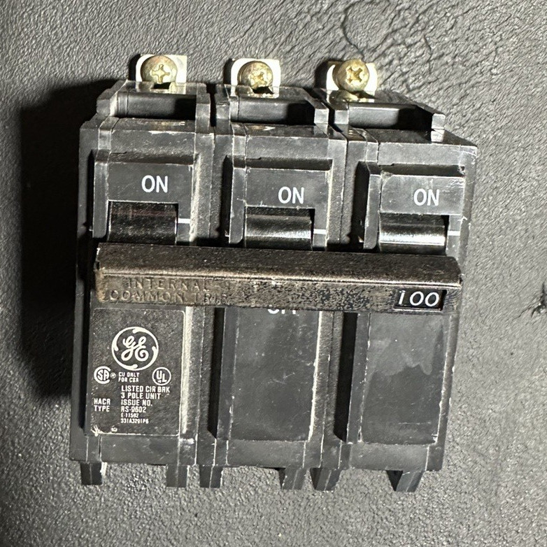 GE THQC3100 3-Pole Circuit Breaker 100A 201-250V AC Bolt-On Trip Indicator