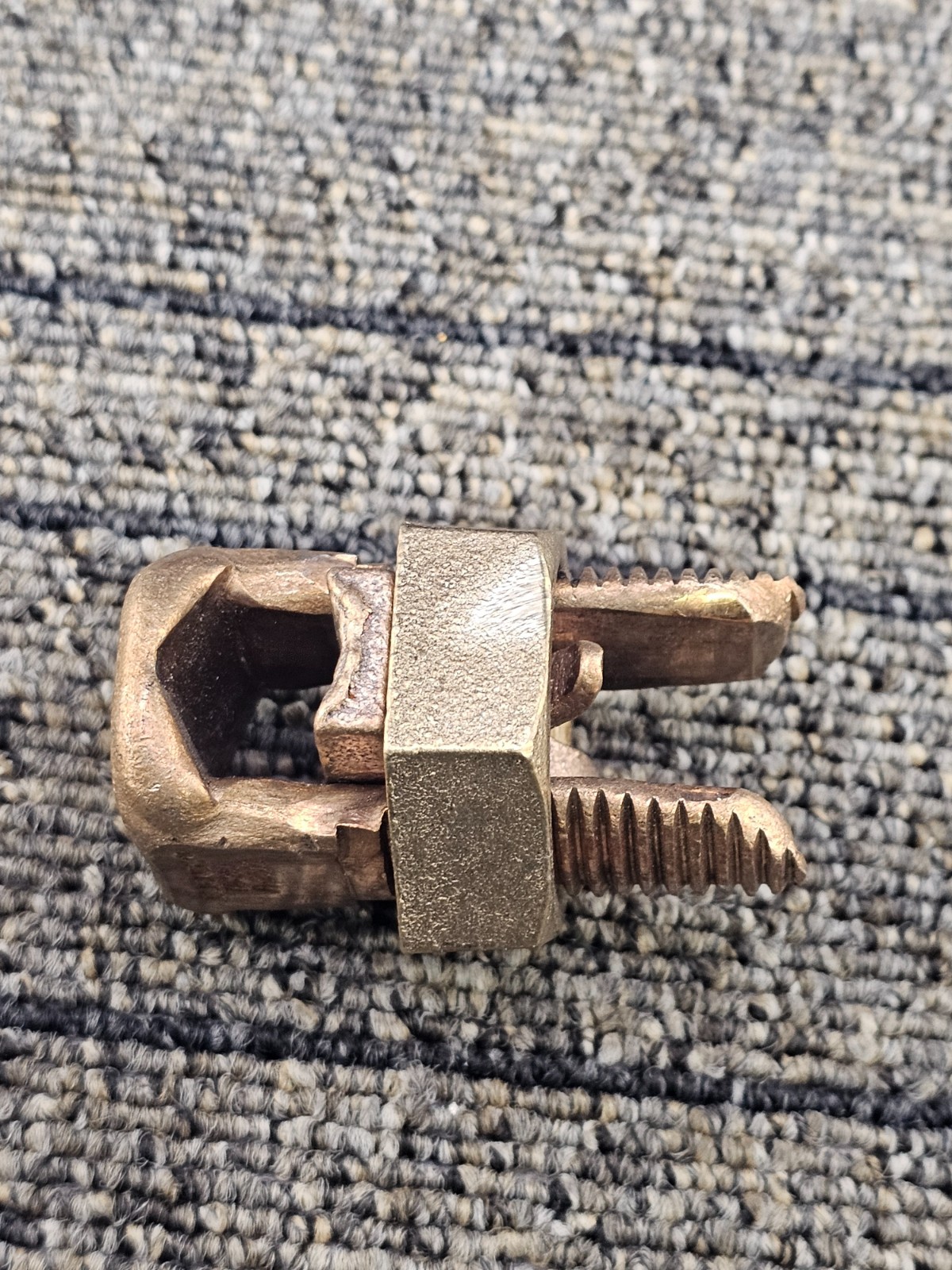 (QTY 2) Burndy KS29 DB Copper Split Bolt Connector T8-250 R-250
