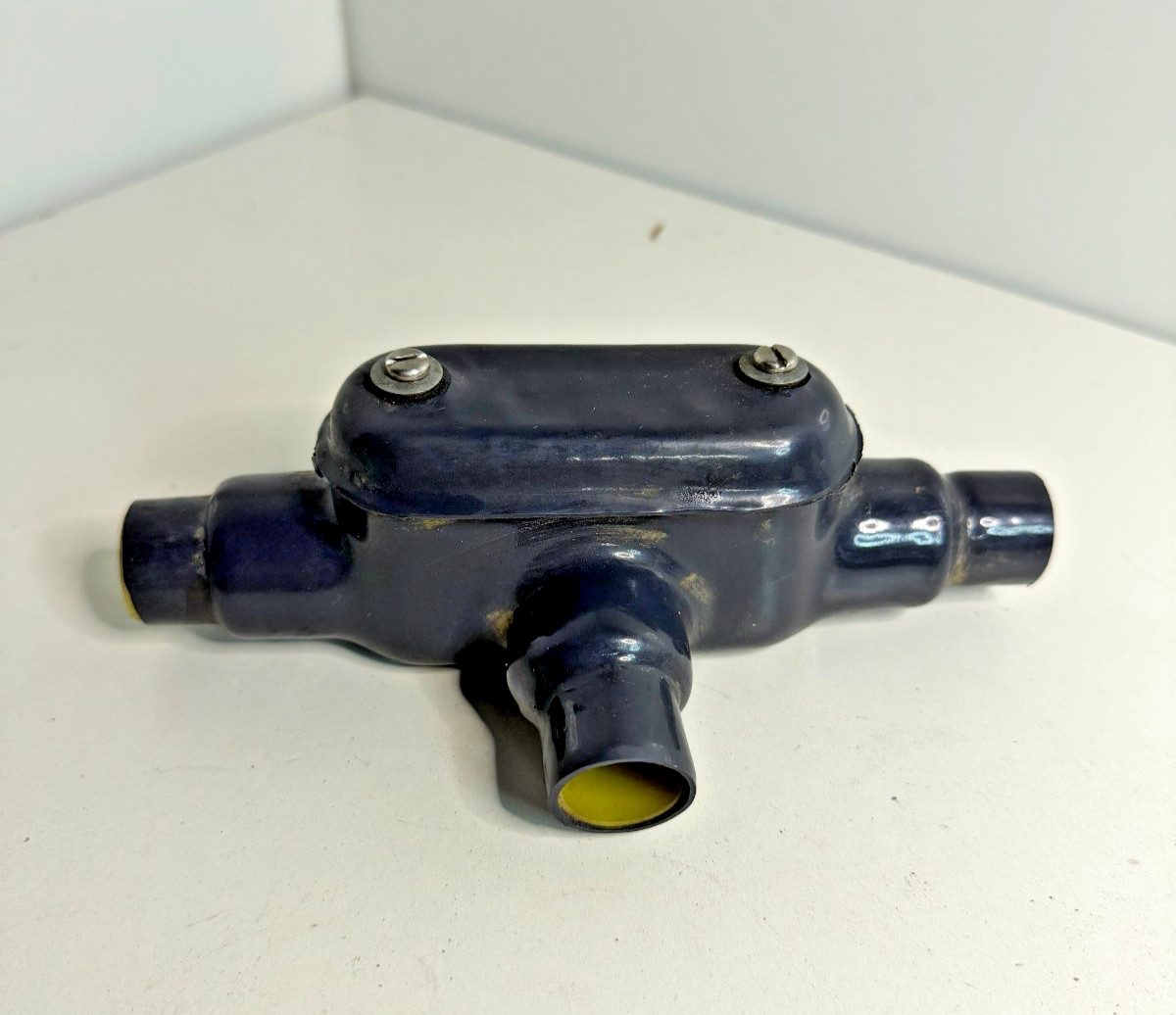 NEW Yellow PVC-coated conduit body Type T” Condulet designed