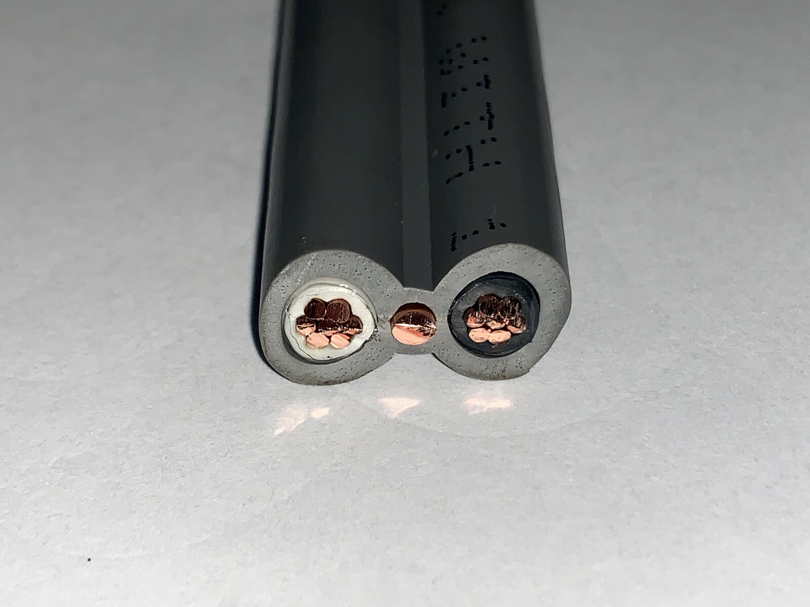 600 FT 8/2 UF-B W/GROUND UNDERGROUND FEEDER DIRECT BURIAL WIRE/CABLE