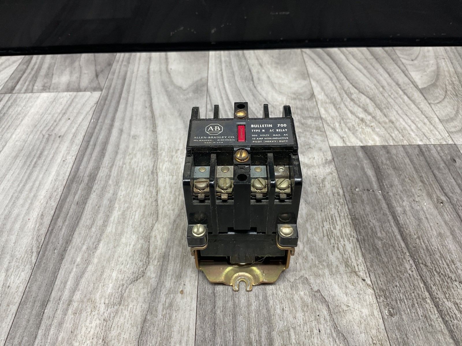 ALLEN BRADLEY 700-N400A1 SERIES B AC RELAY 120V COIL #22B47PR3