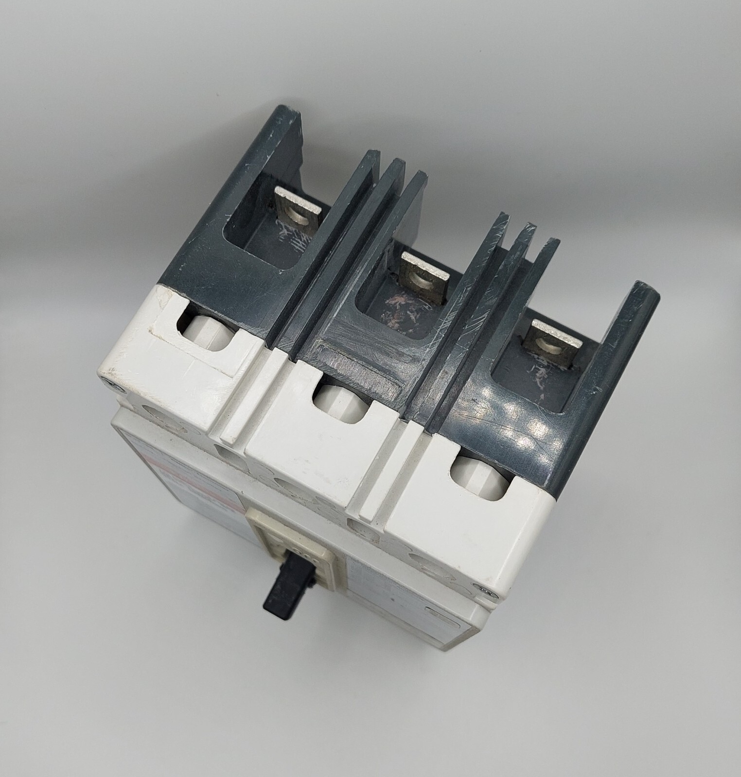 *NEW* EATON HFD3200 BP10 200 AMP 600 VOLT CIRCUIT BREAKER 65kA@480V