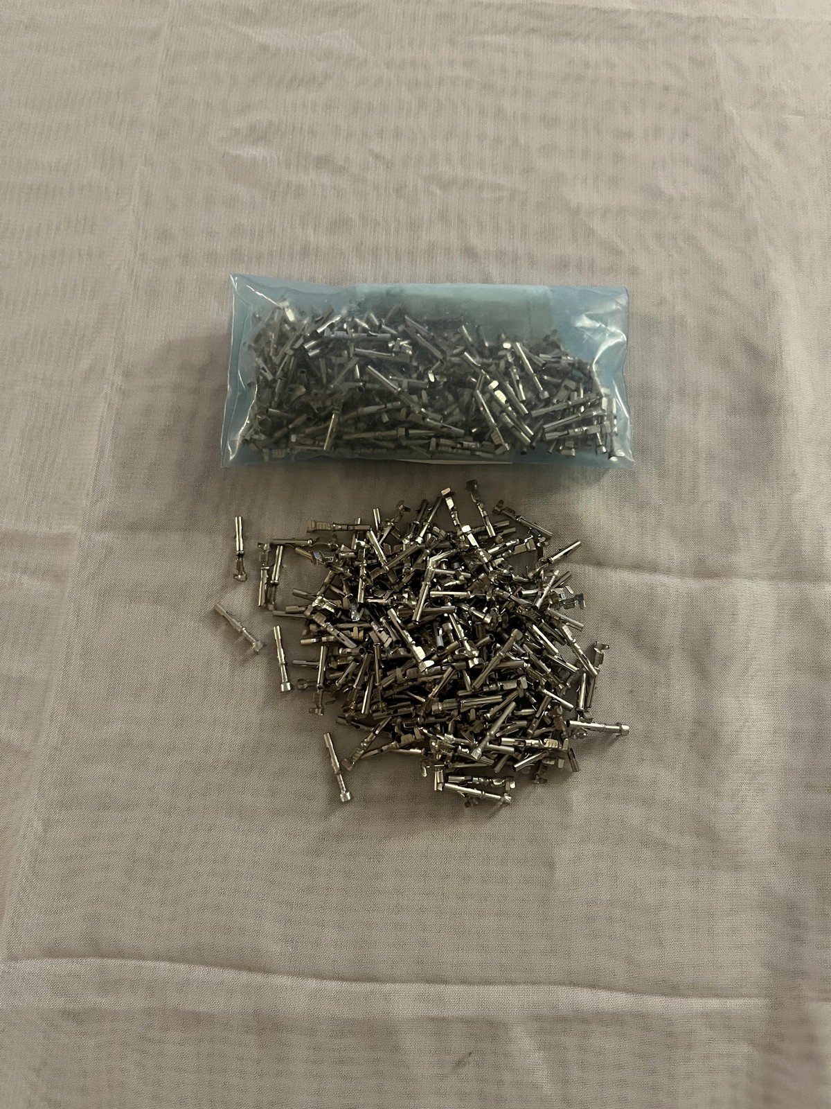 AMP 641300-1 Socket Connector Crimp Tin 18-26 AWG Electronics Lot of 600+ USA