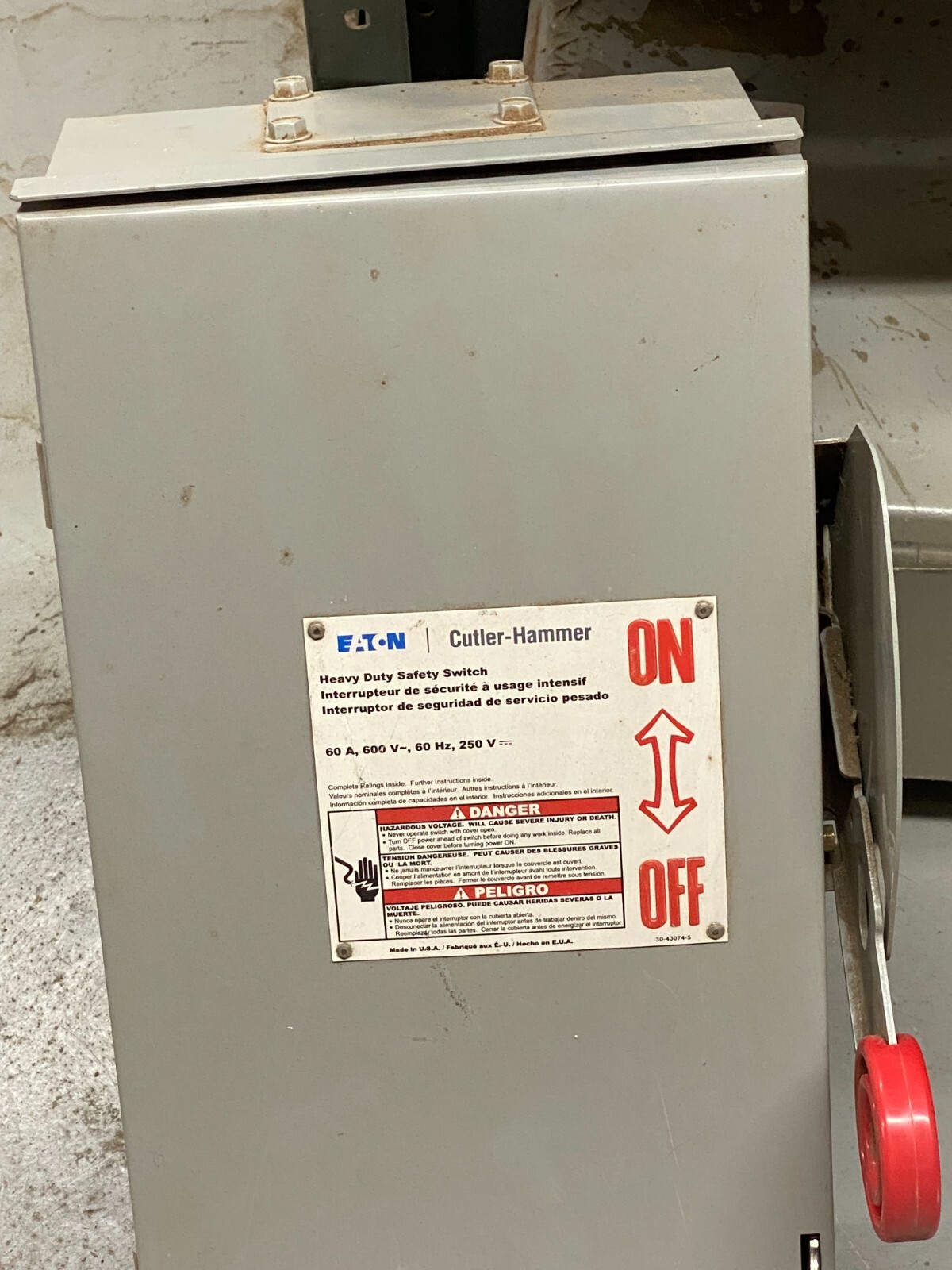 New Cutler-Hammer DH362NGK 3 Phase, 4W, Fusible Heavy Safety Switch 60A 600V