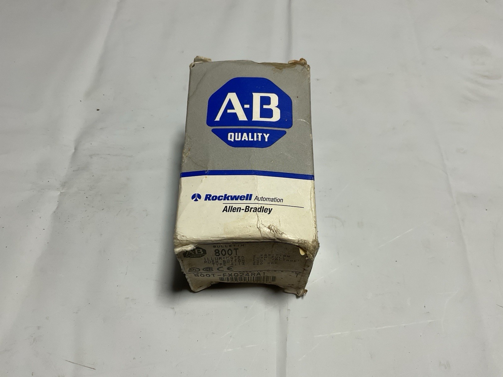 ALLEN BRADLEY 800T-FXQ24RA1 RED ILL PUSH PULL 2 POS ILL 1NO/1NCLB 24V SER T NIB