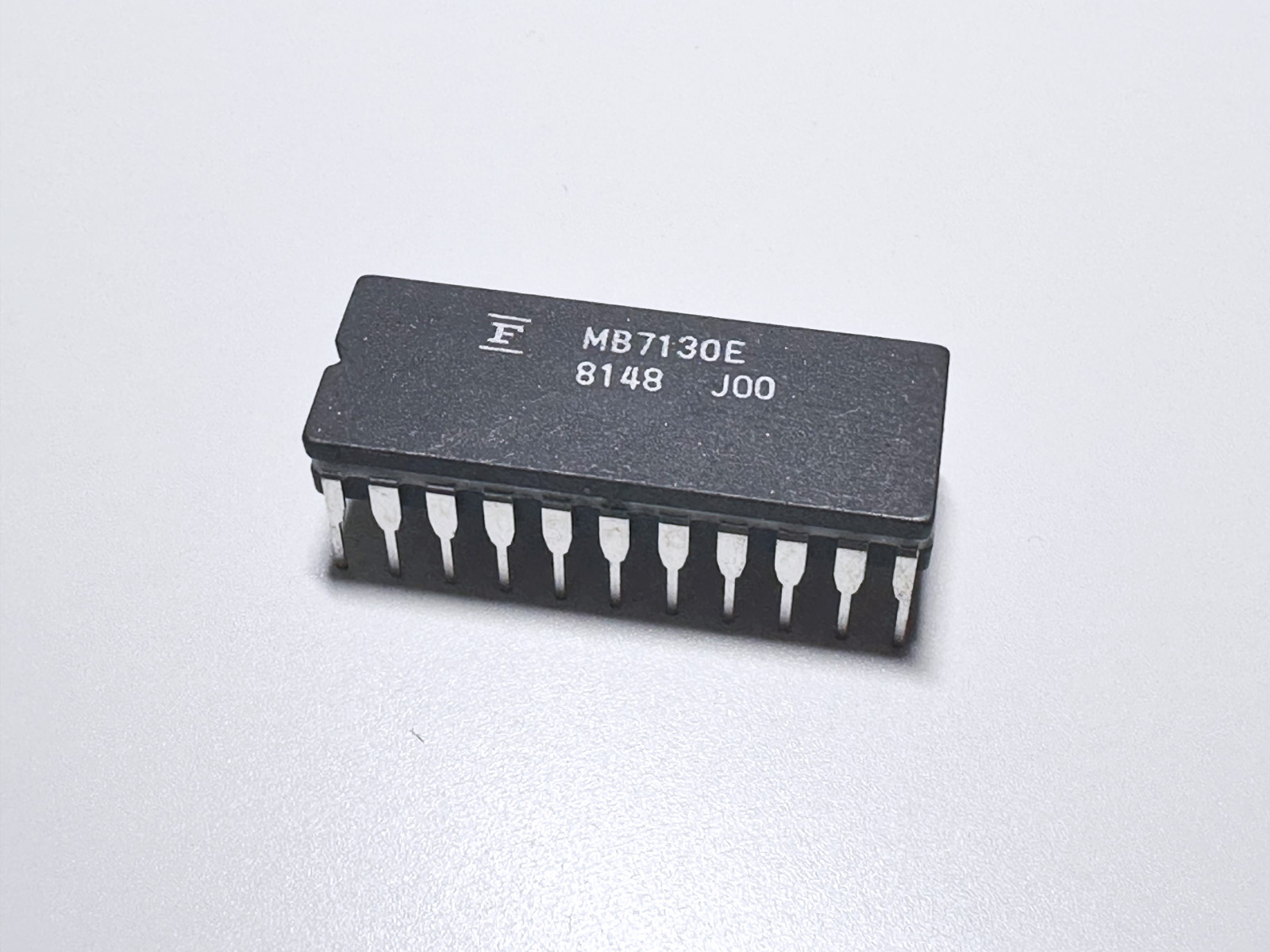 1X MB7130E Fujitsu 8 Kbit Memory 1Kx8 PROM IC 55ns Ceramic CDIP-22