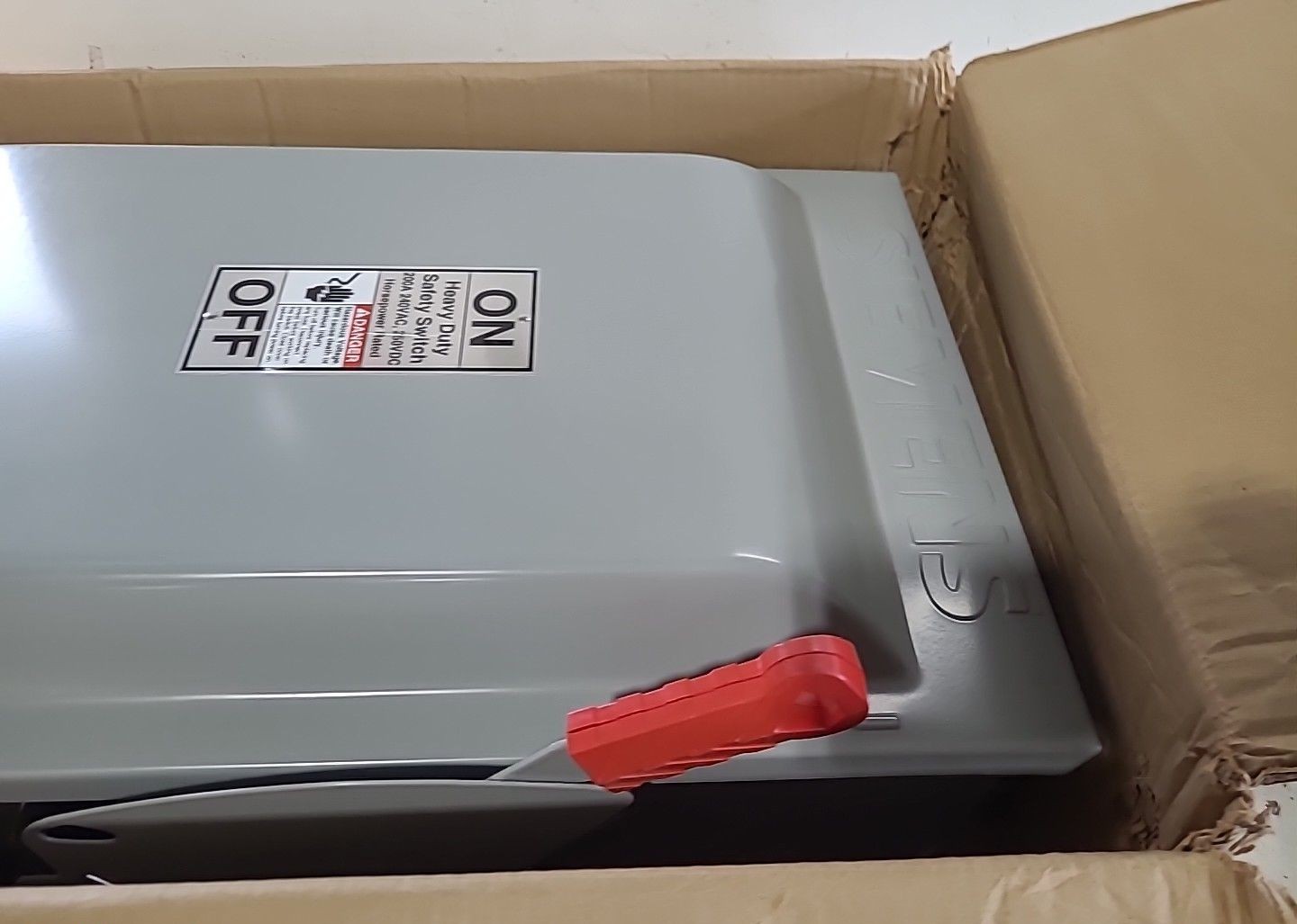 Siemens HF324N Fusible Disconnect Switch 200 Amp 240V AC/DC 3P Indoor VBII-NEW