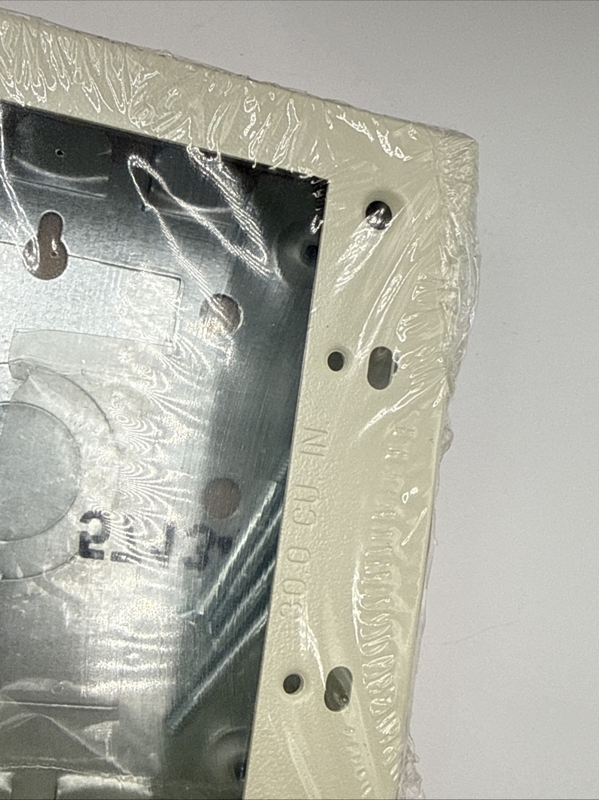 Lot 5 Wiremold V5747-2 2-Gang Shallow Device Box Ivory V500 V700 Raceway