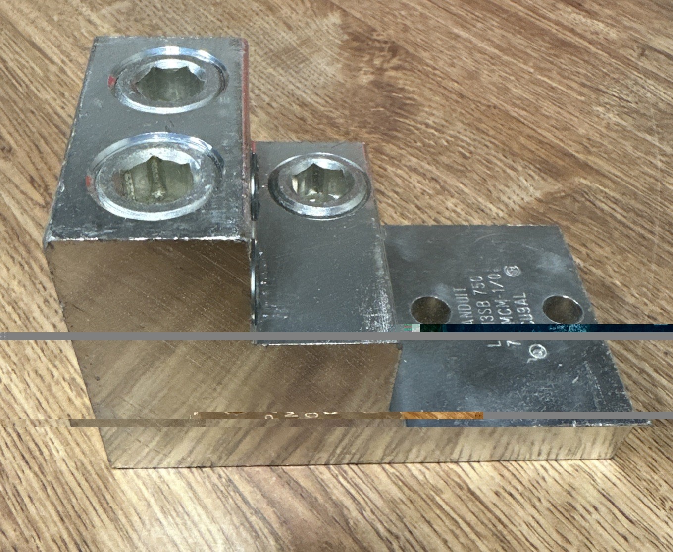 Panduit LAM3SB (Set of 4) 750 750MCM – 1/0 CU9AL Lug Connectors