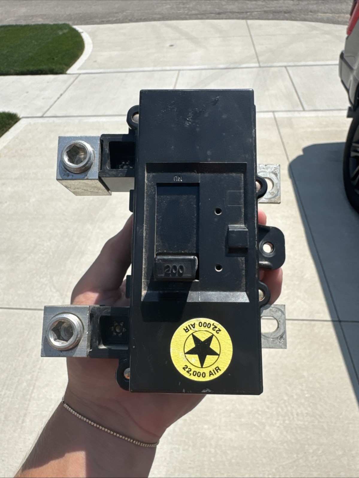 Square D 2 Pole Circuit Breaker QOM2200VH 200A