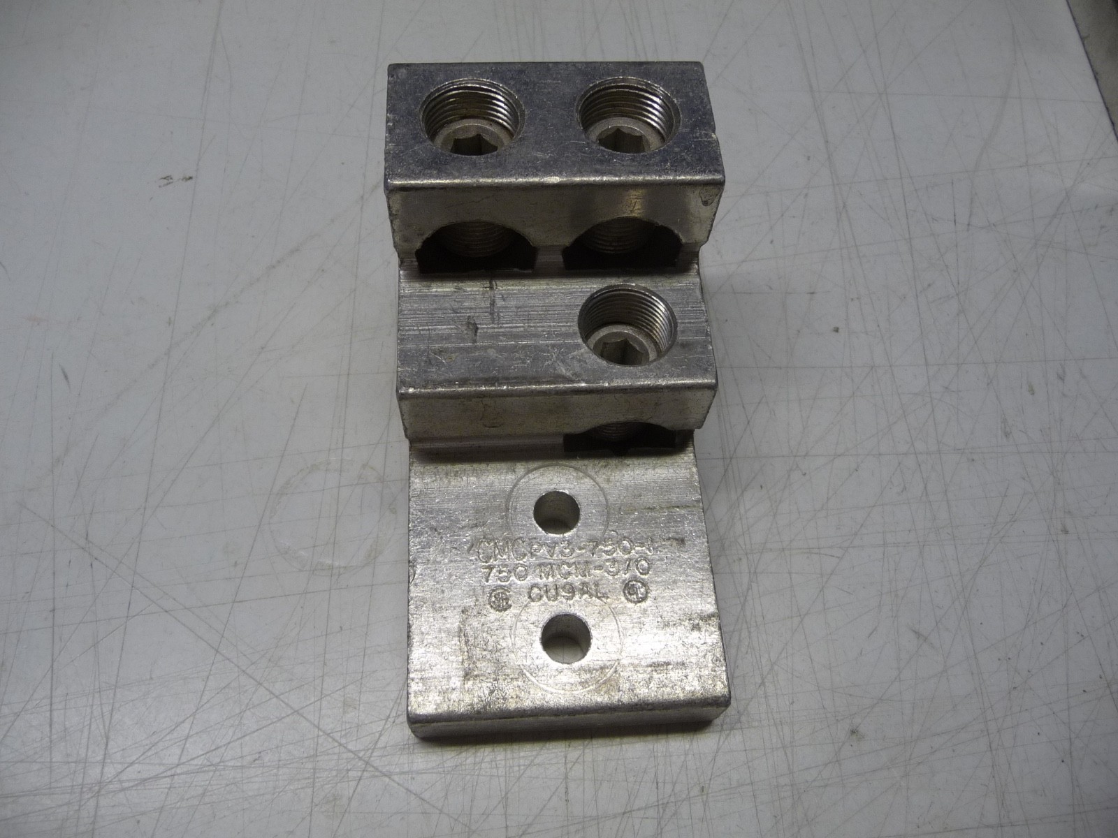 CMC (Connector Mfg. Co.) #PV3-750-1, Mechanical Lugs, 3 Port, 3/0-750 MCM, New