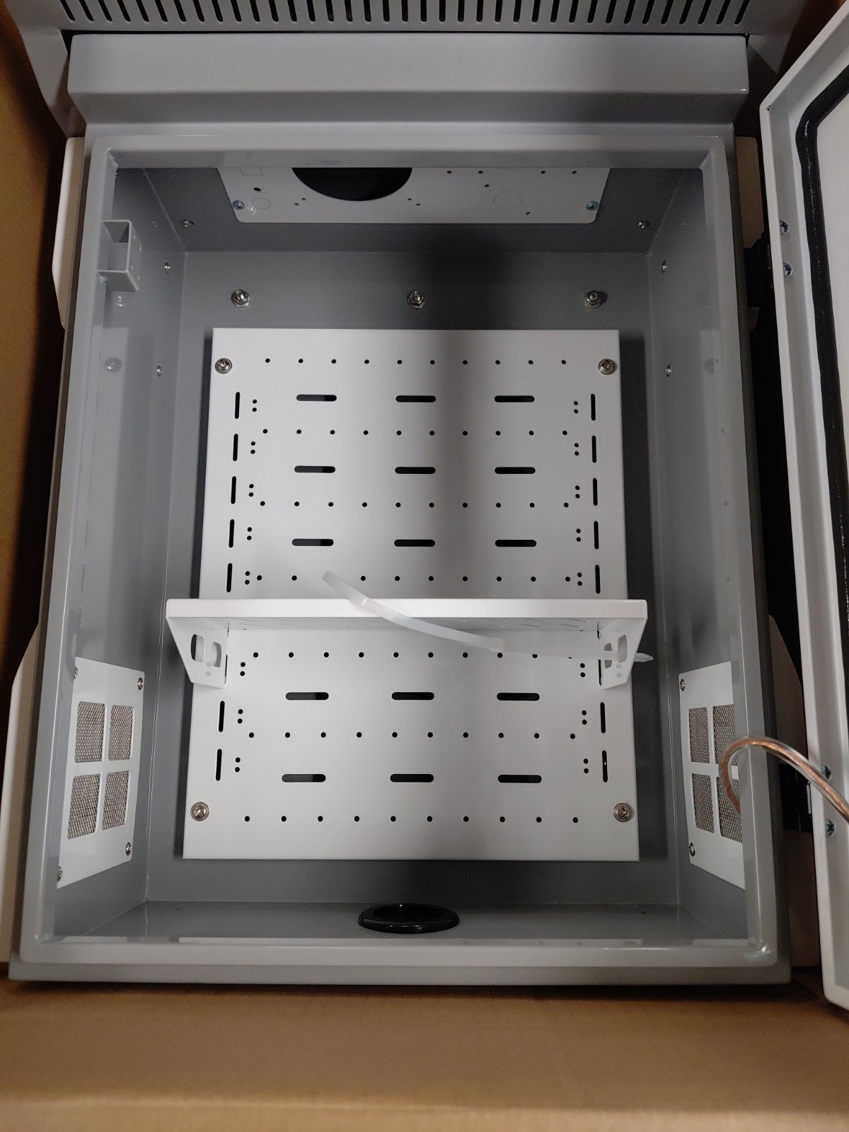 Outdoor Electrical Box, Cold-Rolled Steel Plate, Aluminum Alloy Back Beam, On…