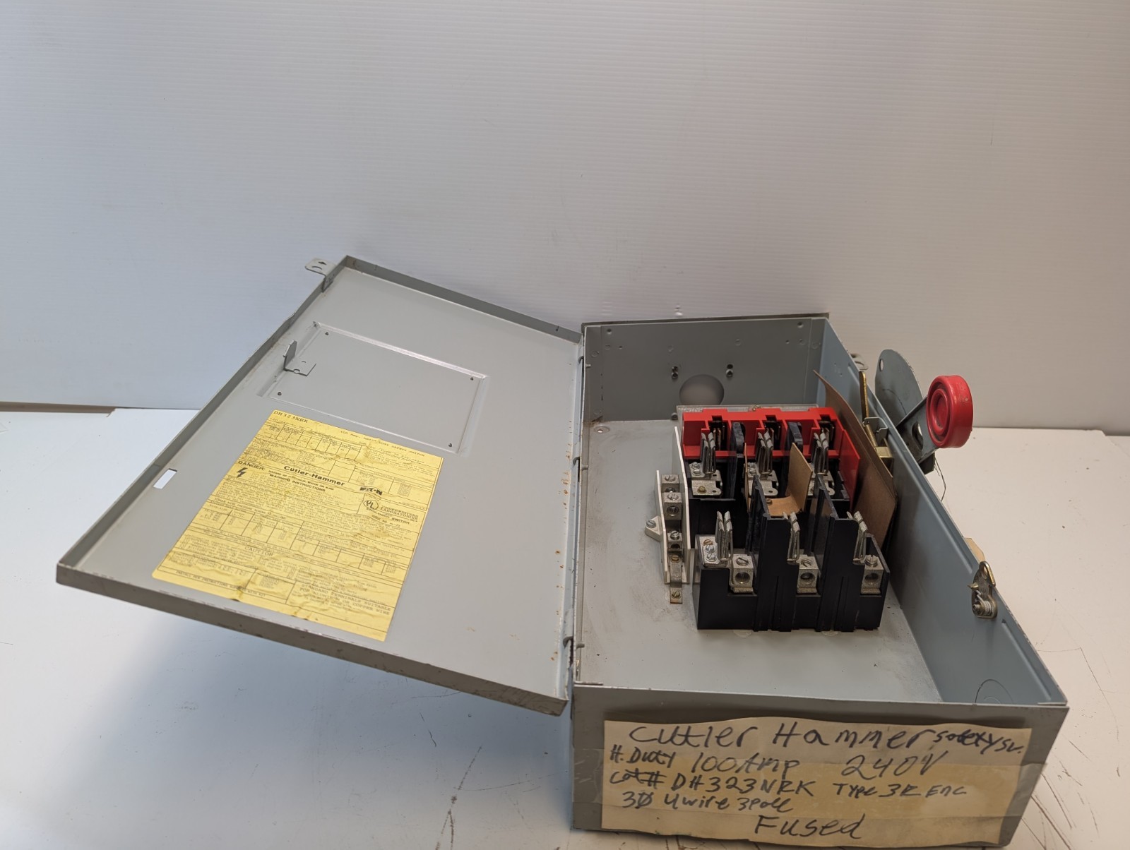 EATON DH323NRK HD SAFETY SWITCH NEMA 3R 3P 4W 100A 240V