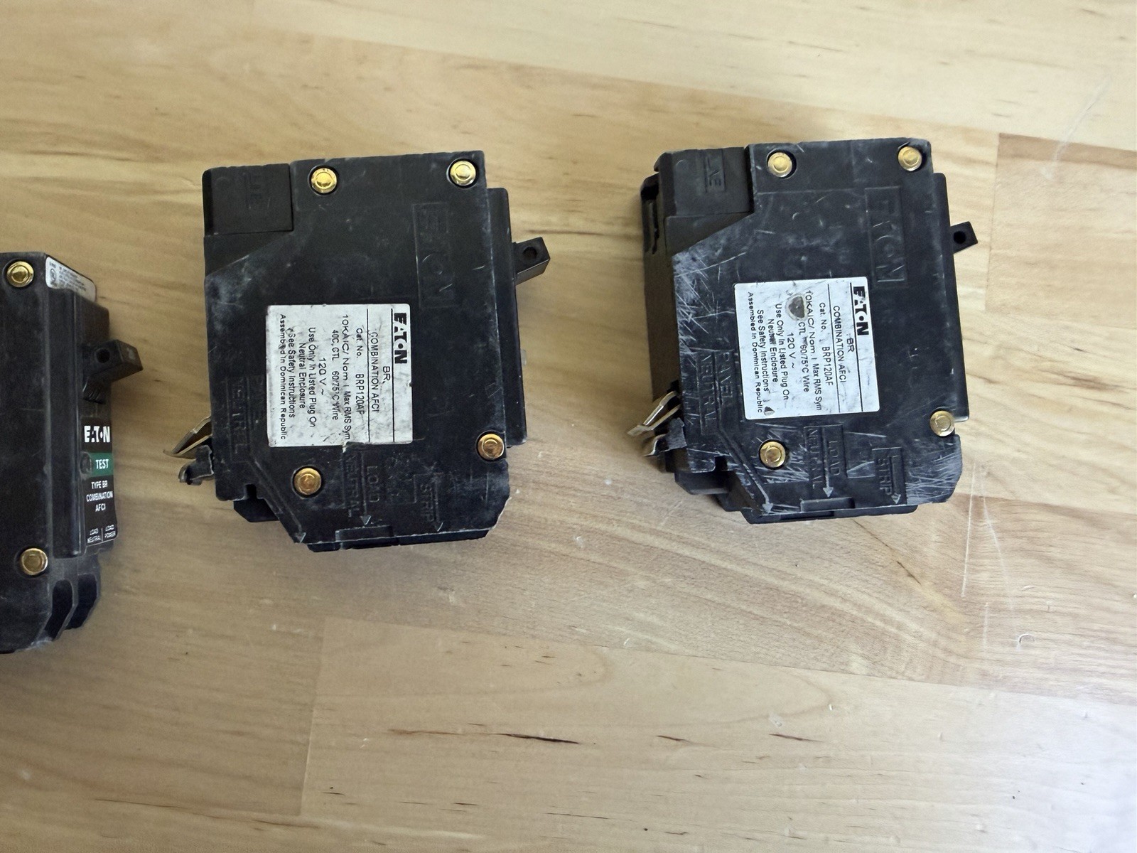 LOT OF 4 EATON BRP120AF 1 POLE 20A AFCI CIRCUIT BREAKER