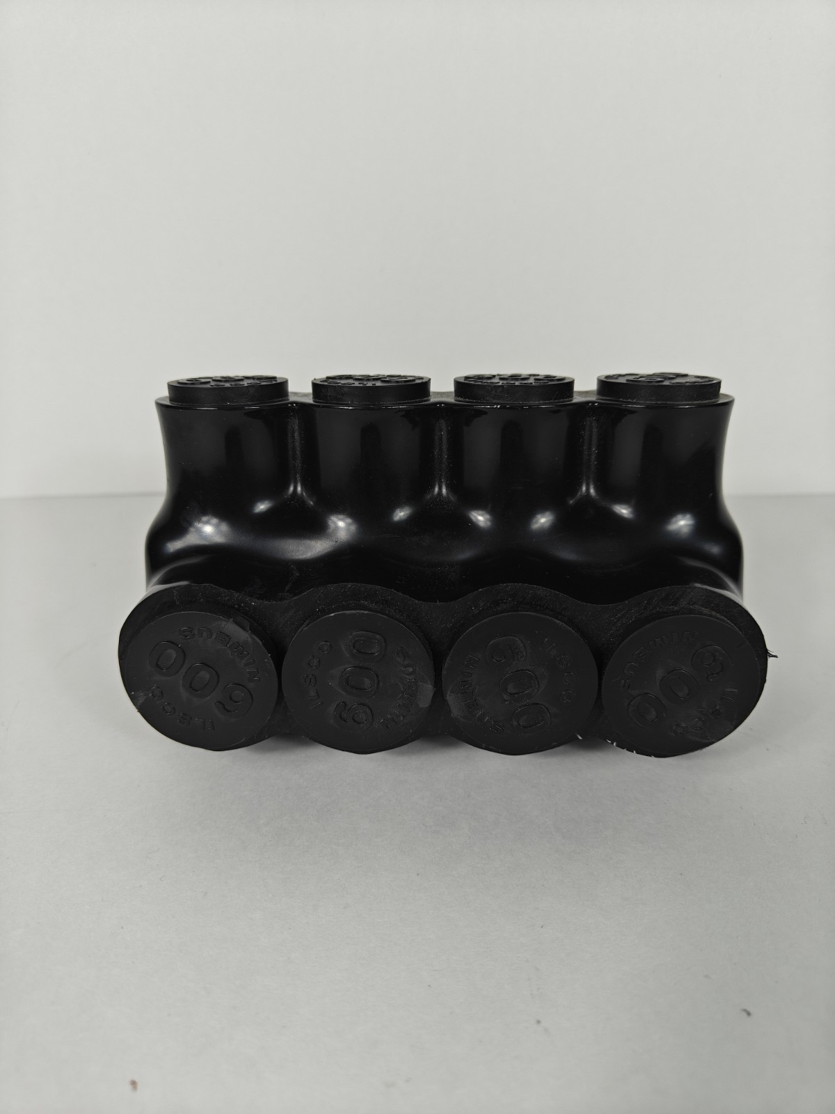 ILSCO PBTD-4-500 Nimbus Insulated Multi-Tap Connector 4-Port 600kcmil-4 Dual NEW