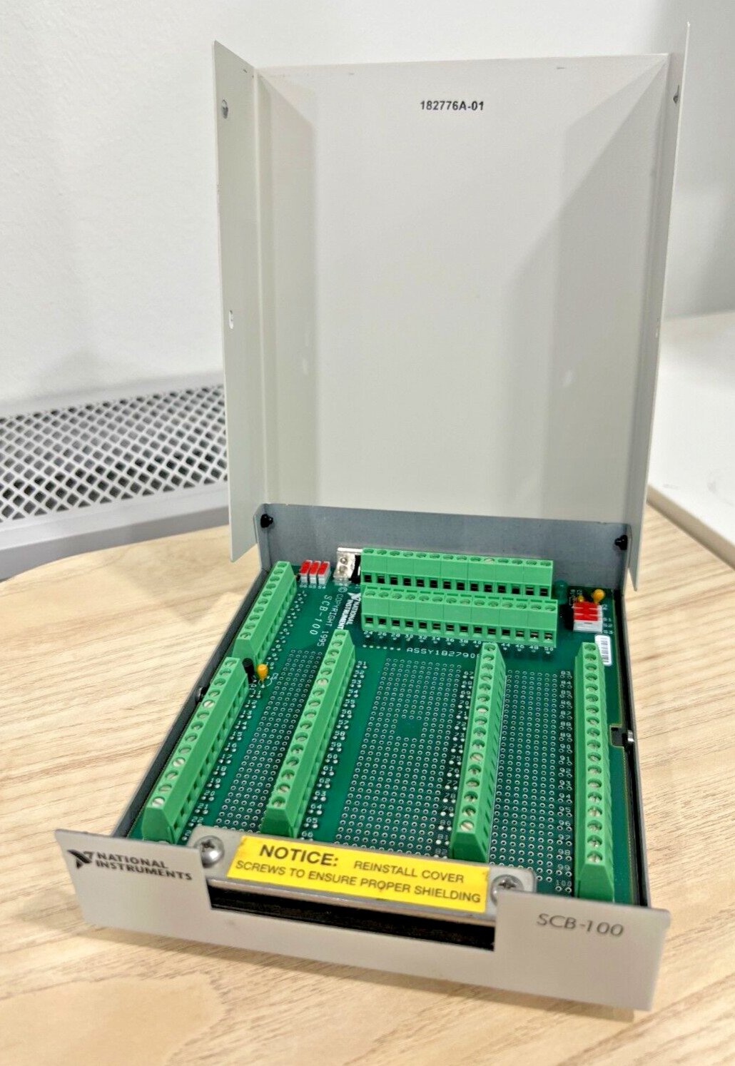 National Instruments SCB-100 Shielded Connector Block