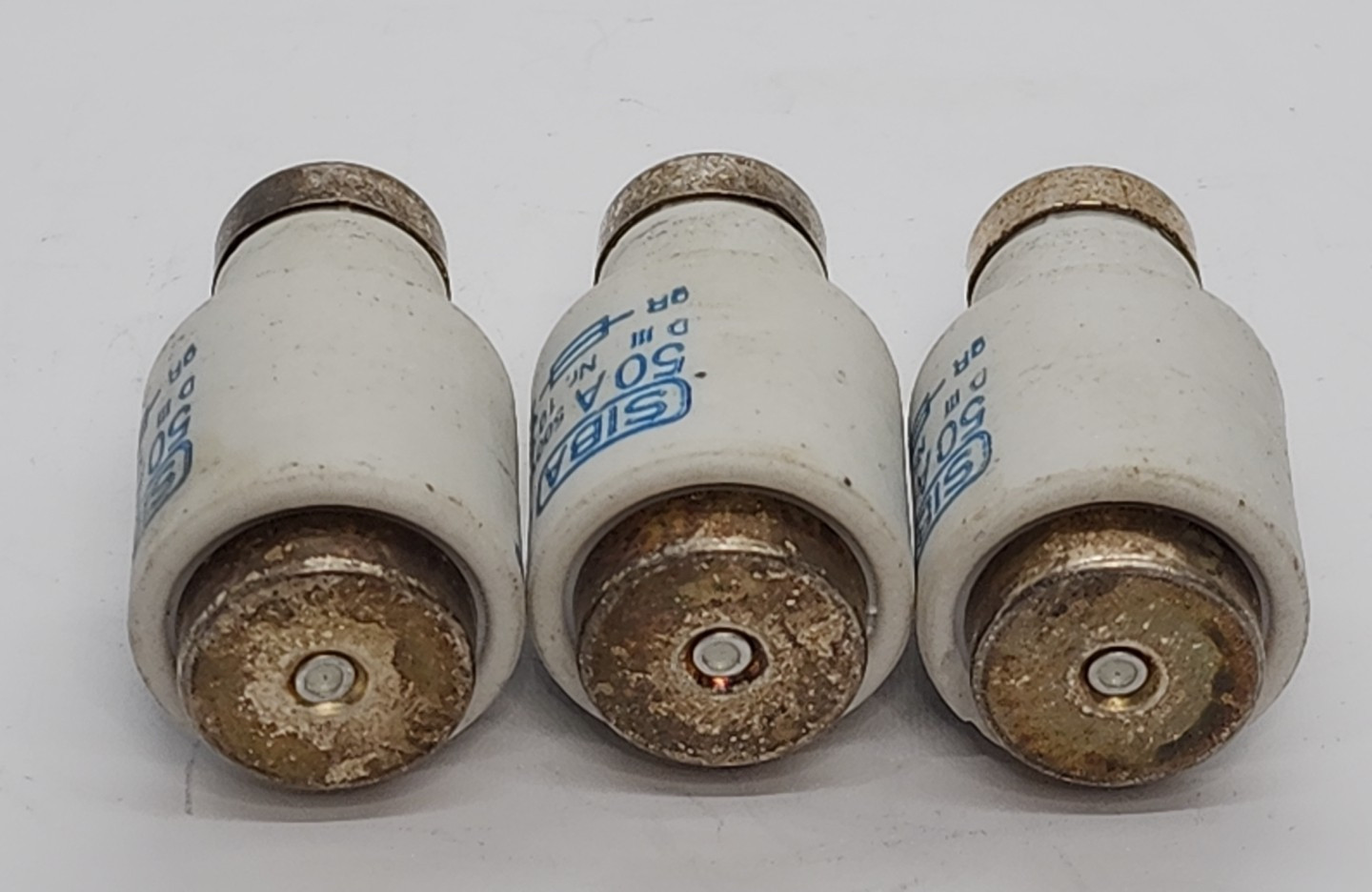 Lot of 3 – SIBA 10-007-07/50A 500V 50A DIII DIAZED FUSE [2WS1-2]