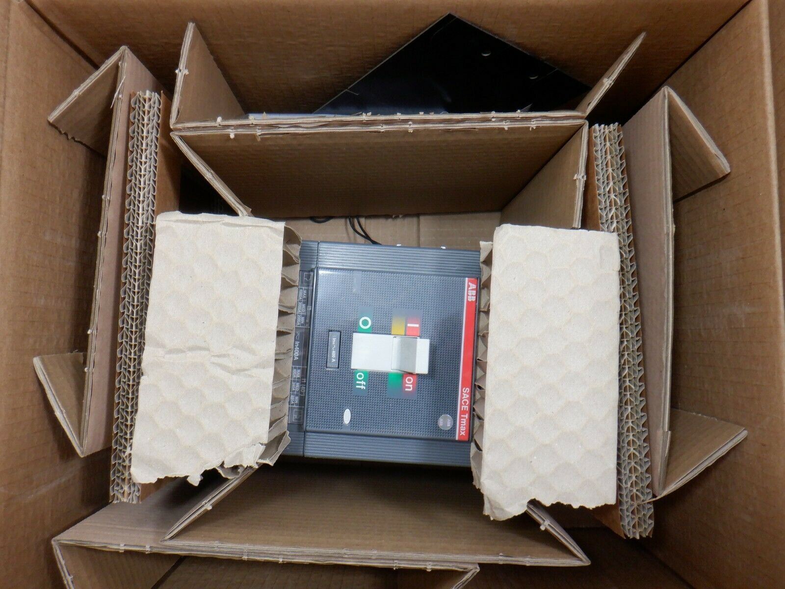 ABB T5N400TLS8 400A 3P Shunt Trip Breaker SACE TMAX T5 N 400, 1SDA060631R1