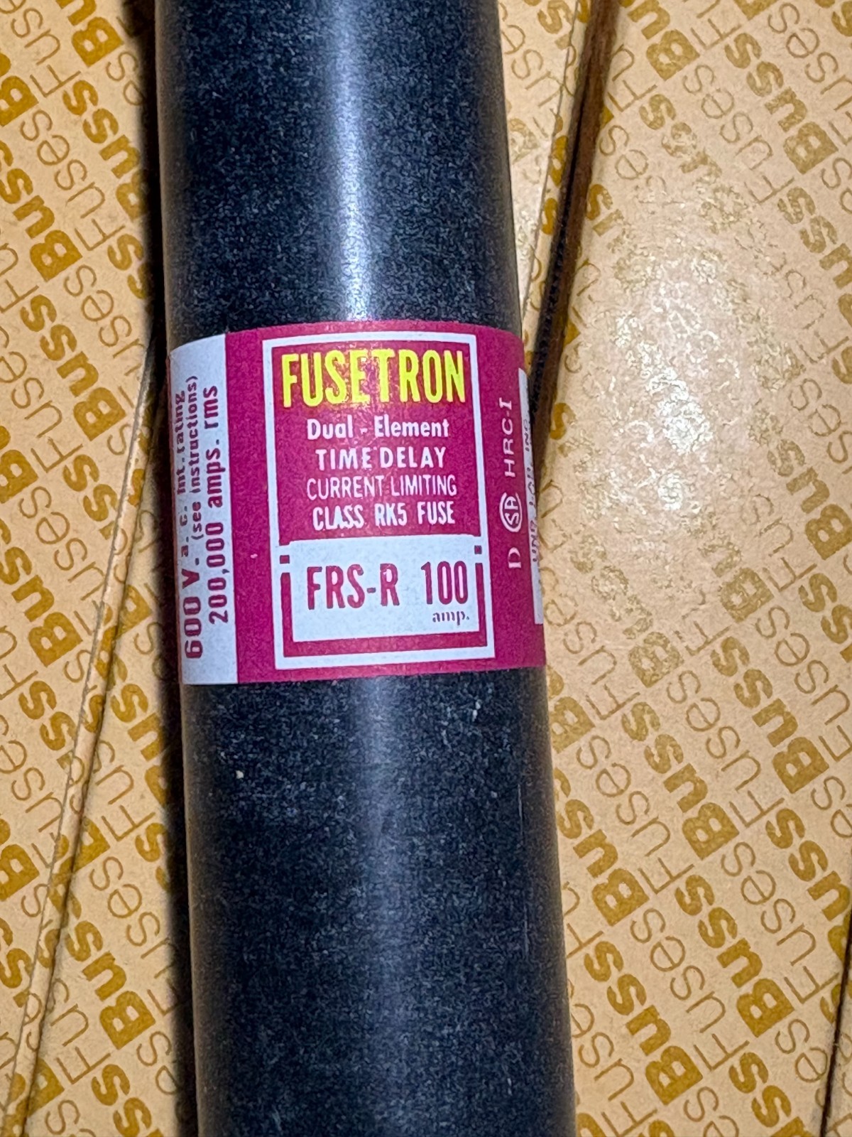 8 Fusetron FRS-R-100 600V 200,000 Amp Fuses. New old stock in box