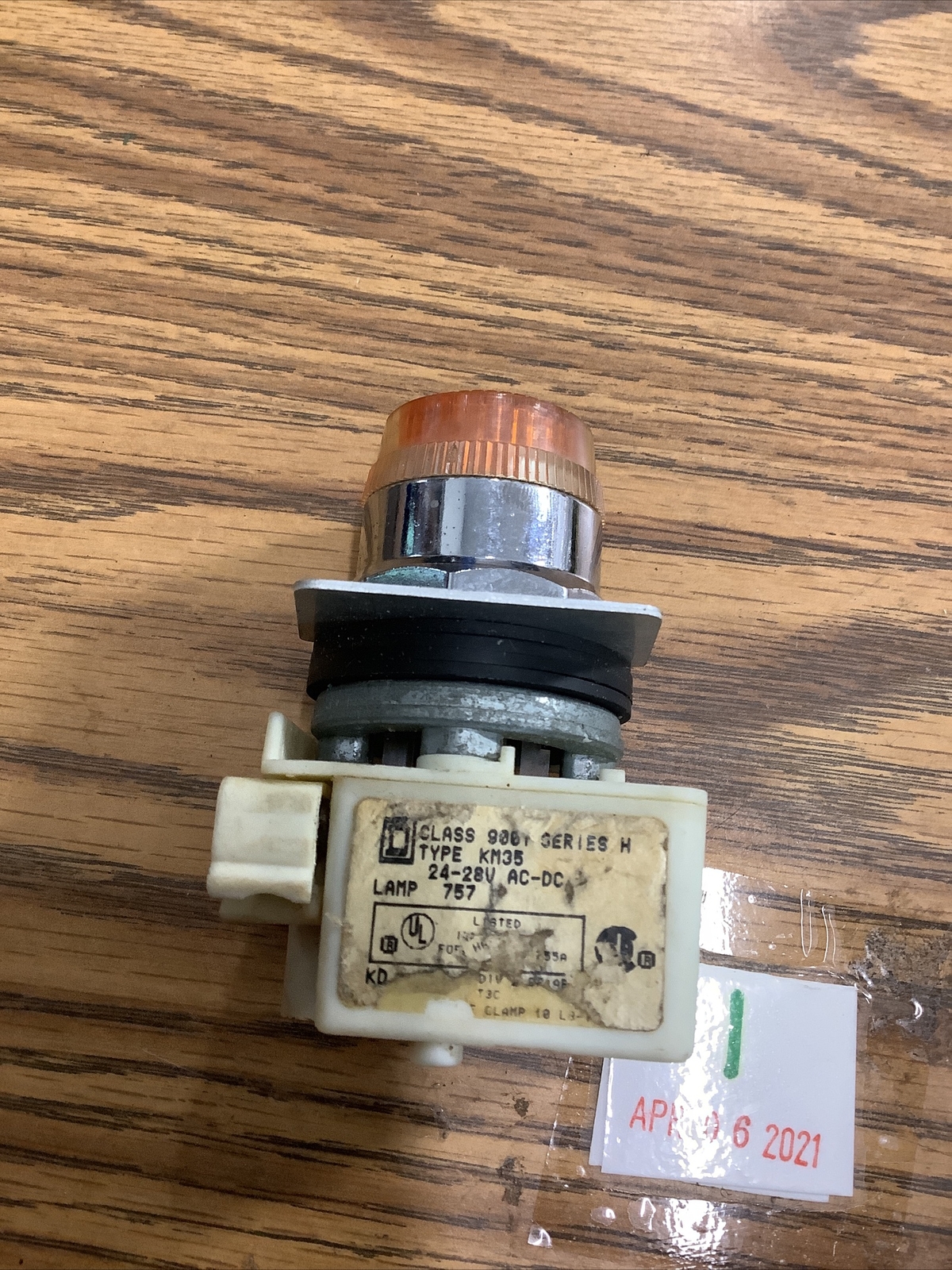 Square D Class 9001 Ser H Type KM35 Ser H Orange RESET Push Button