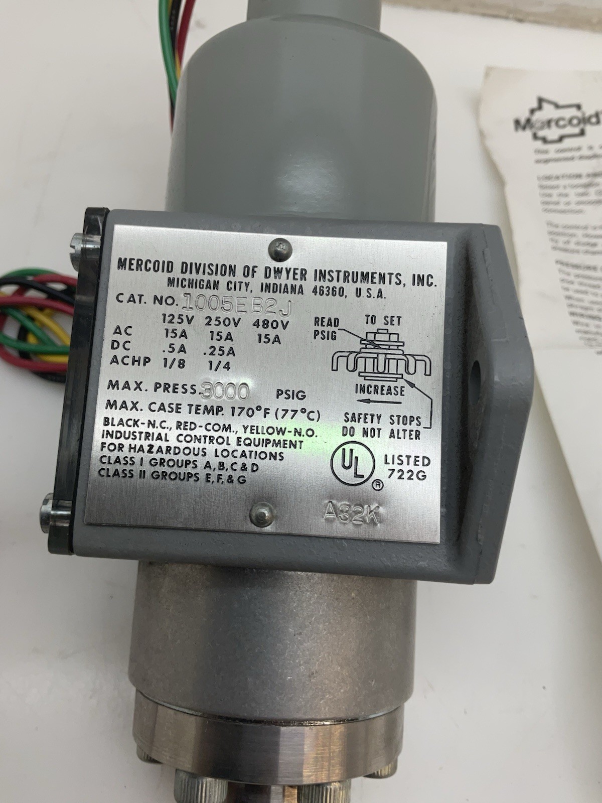 Dwyer Mercoid Cat. 1005EB2J Pressure Switch 3000 PSI Max NIB