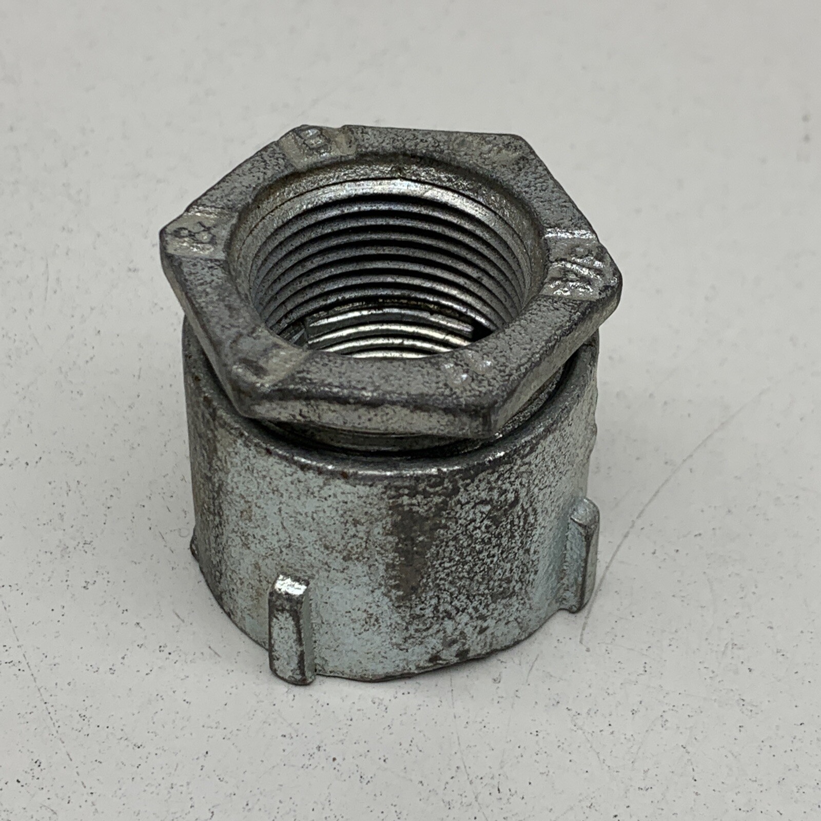 (6-Pack) Thomas & Betts 676 Malleable Iron 3/4″ Rigid Conduit Erickson Coupling