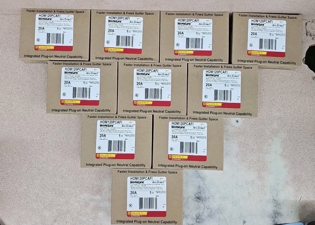 LOT OF 10 New Square D HOM120PCAFI Circuit Breaker 20A 1-Pole 120V