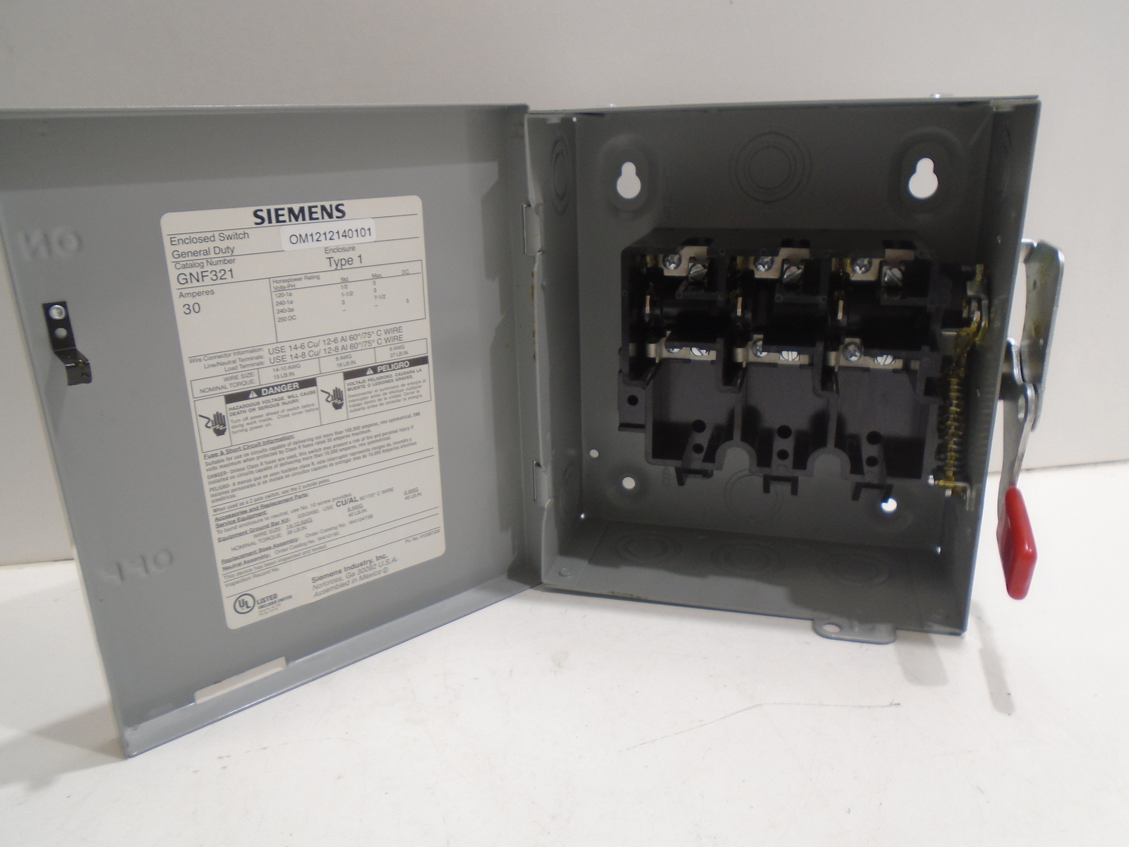 SIEMENS GNF321 ENCLOSED GENERAL DUTY SWITCH TYPE 1 30A 240V