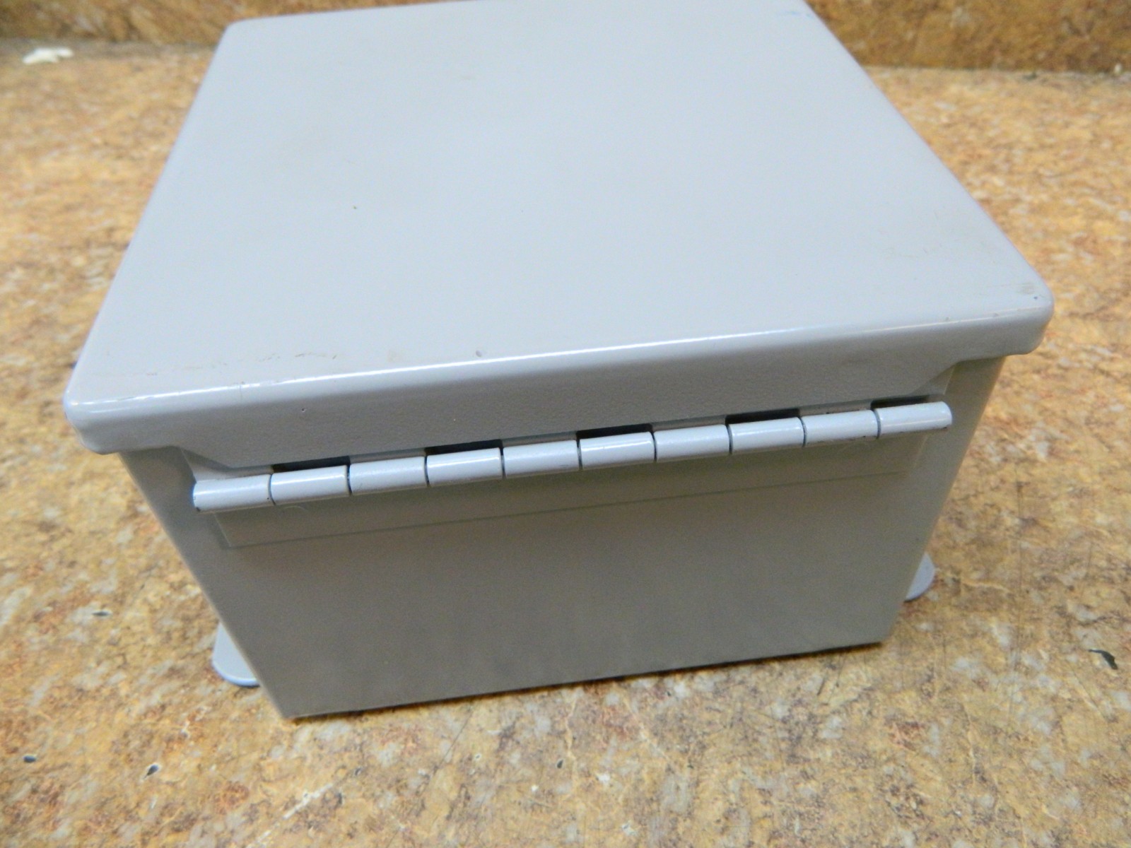 HOFFMAN AJ-606CH Electrical Enclosure 6″ x 6″ x 4″ Oil Proof Gasket