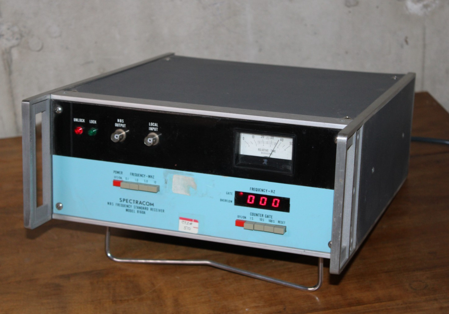 SPECTRACOM NBS FREQUENCY STANDARD RECIEVER 8160A – ATOMIC CLOCK REFERENCE