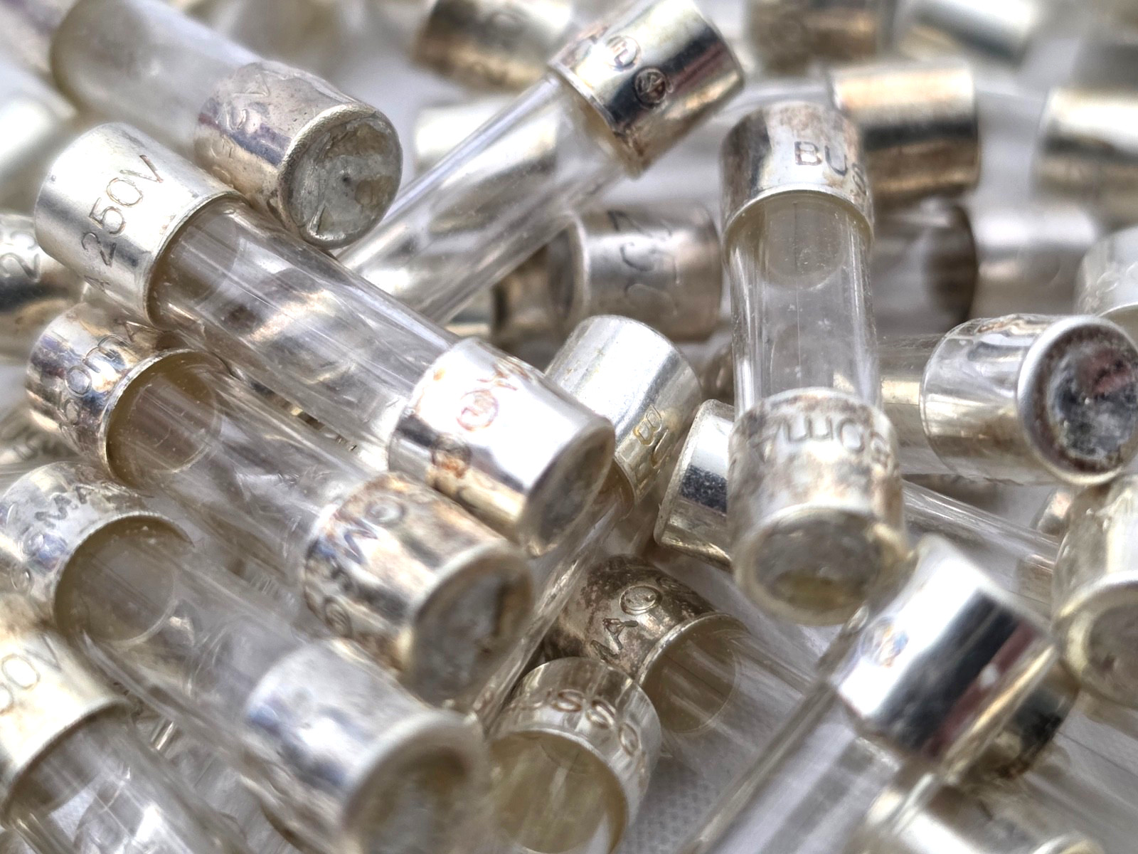Lot of 79 Bussmann GMA250mA 250V 250mA Fast Acting 5×20 MM Glass Fuses