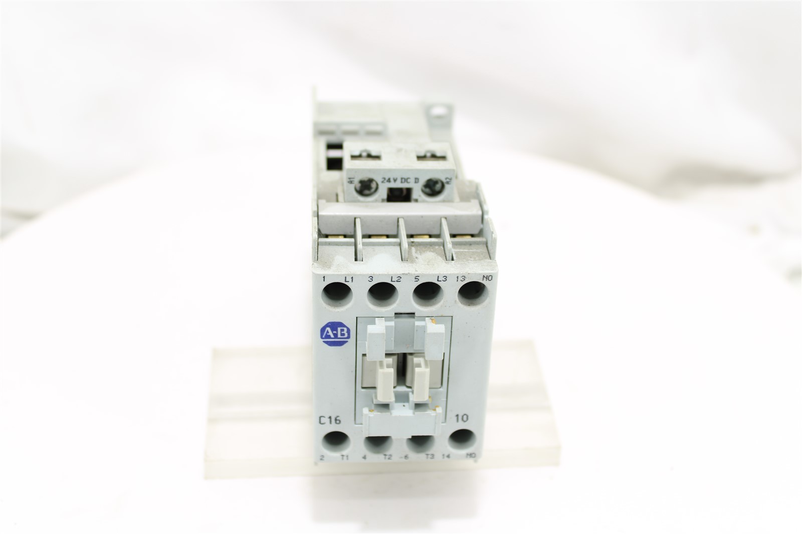 Allen-Bradley 16A Contactor | 100-C16DJ10 | 24V Coil