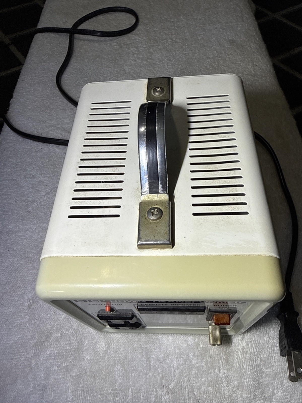 Sanyo TSD-N15LU Step Down Transformer 1500W 120V-100V Voltage Converter 2 OUTLET