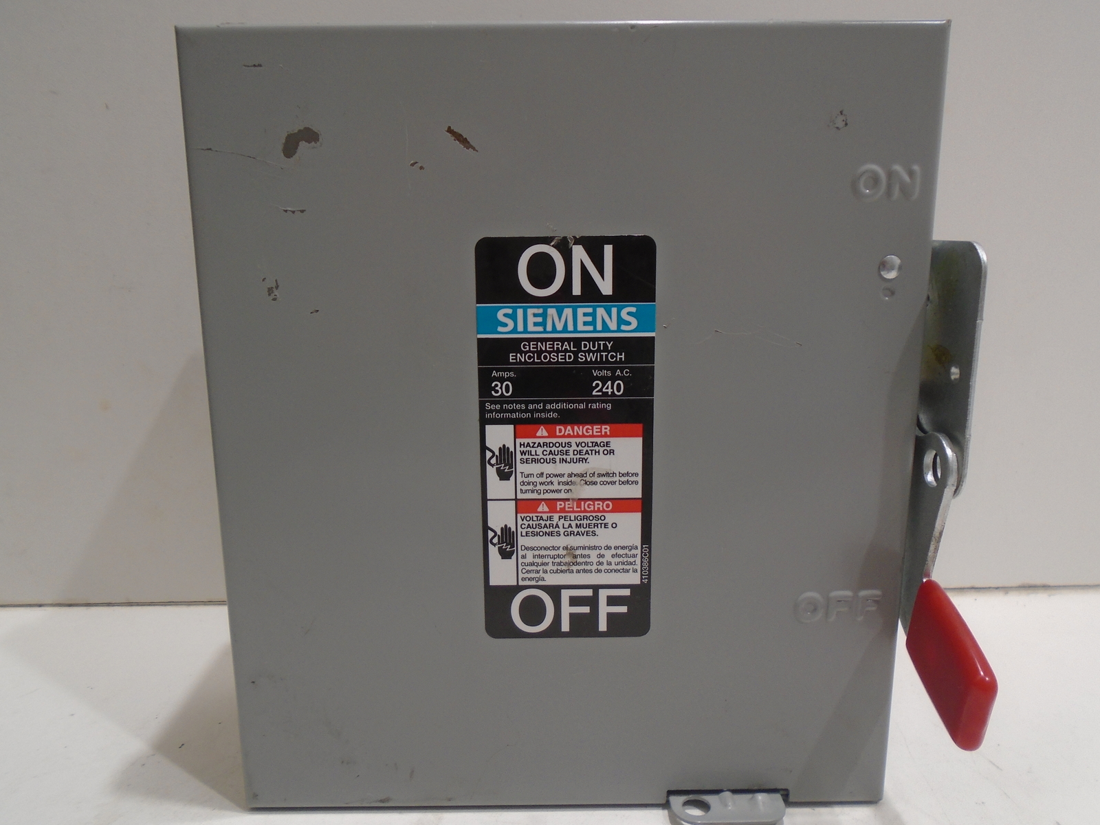 SIEMENS GNF321 ENCLOSED GENERAL DUTY SWITCH TYPE 1 30A 240V