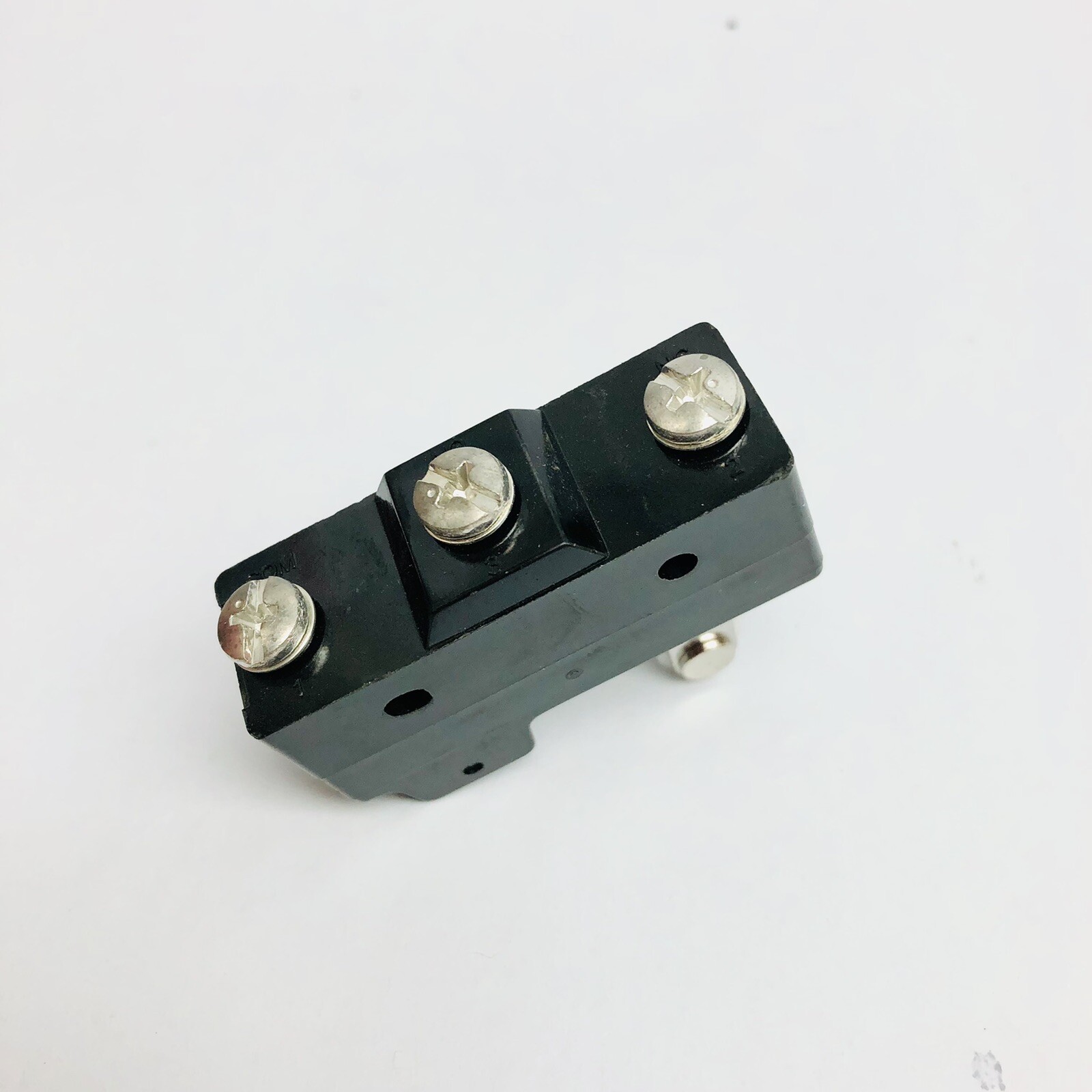 LOT OF 4 AFTRERMARKET SNAP SWITCH GPTBRM11 20A 250VAC LOWER SCREW MOUNT