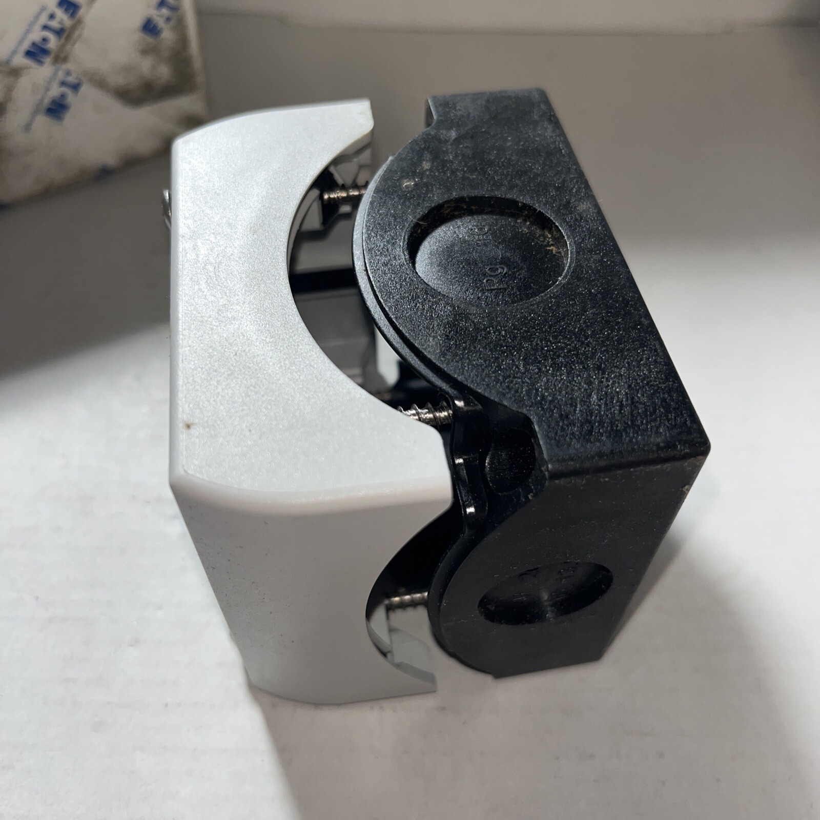 Eaton M22-I1-PG Pushbuttons White EA NEMA 4, 4X-13 Surface Mounting Non-illum