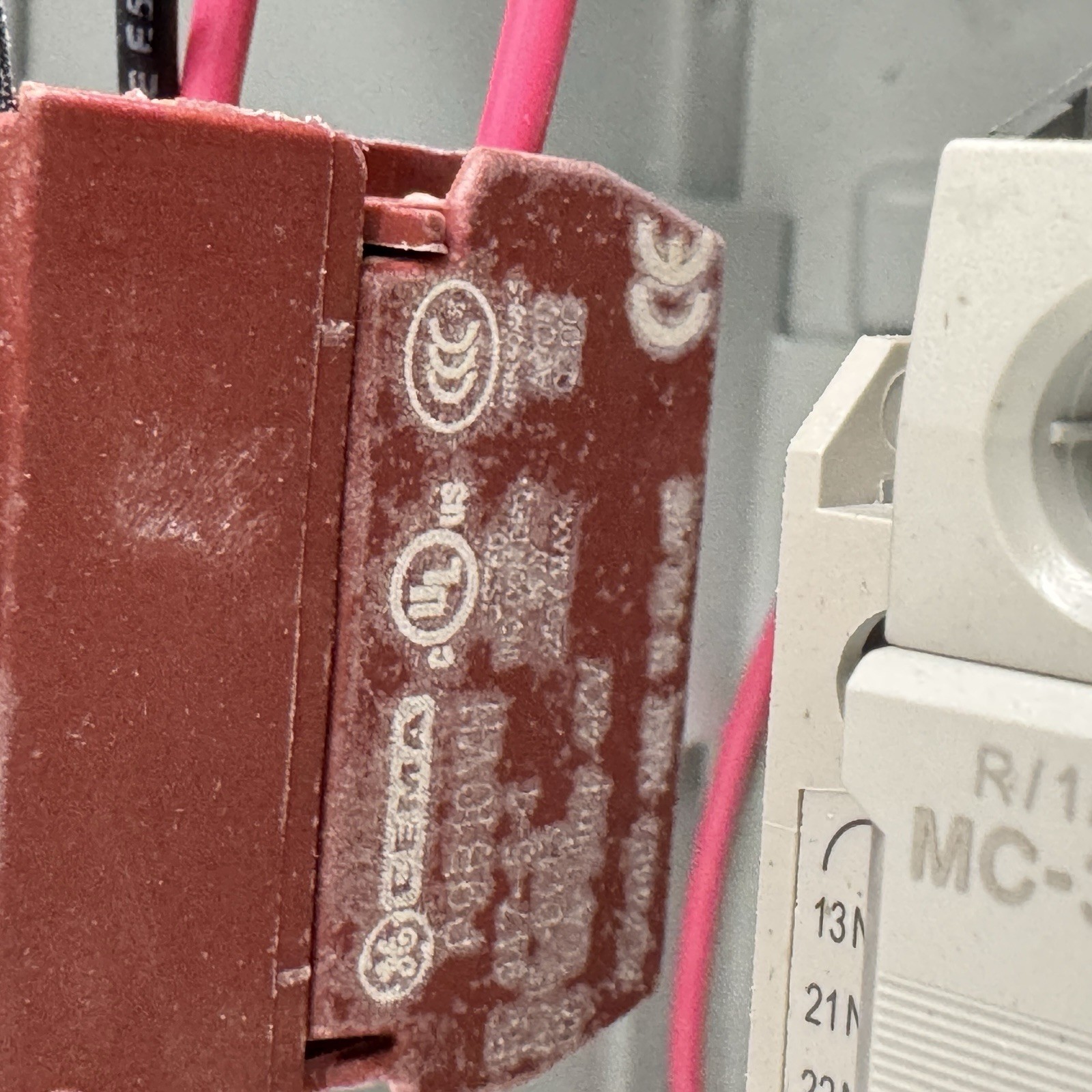GE C-2000 control – MC-32a contactor 120V coil 32A – LS, MT-32