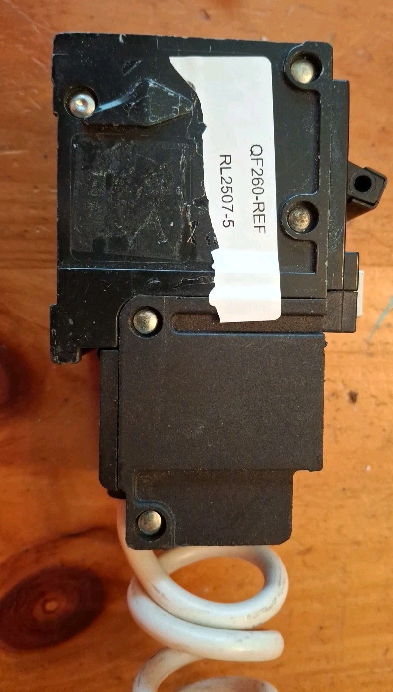 Siemens 120/240V Circuit Breaker – 60Amp (QF260A) *NO LUG SCREWS*