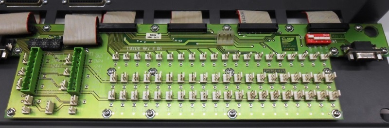 CRISPLANT TILT TRAY SORTER CONTROLLER CIRCUIT BOARD W/ BRACKET, S2000, 304B875