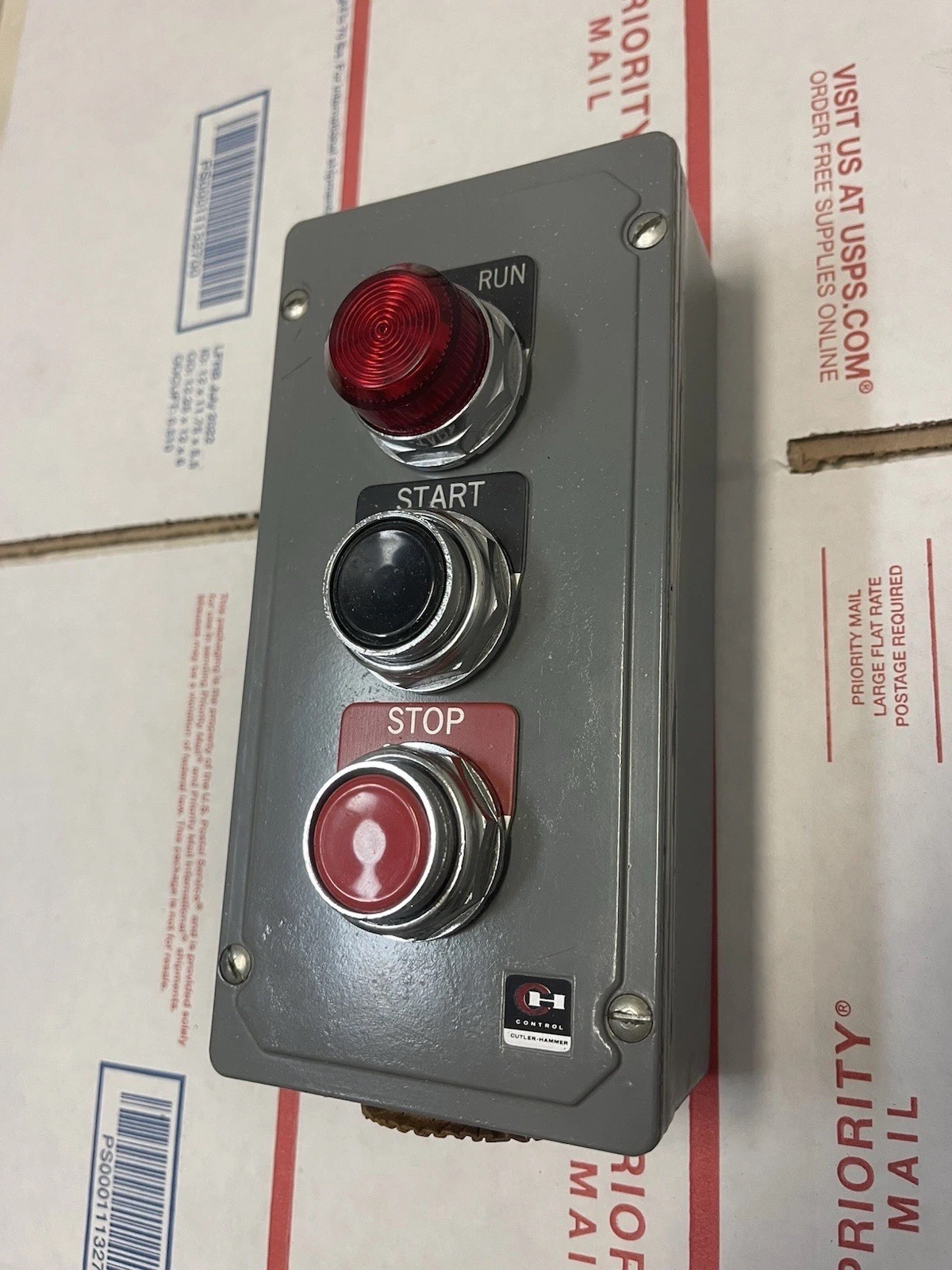Cutler-Hammer Pushbutton Motor Running/Start/Stop Control Station,