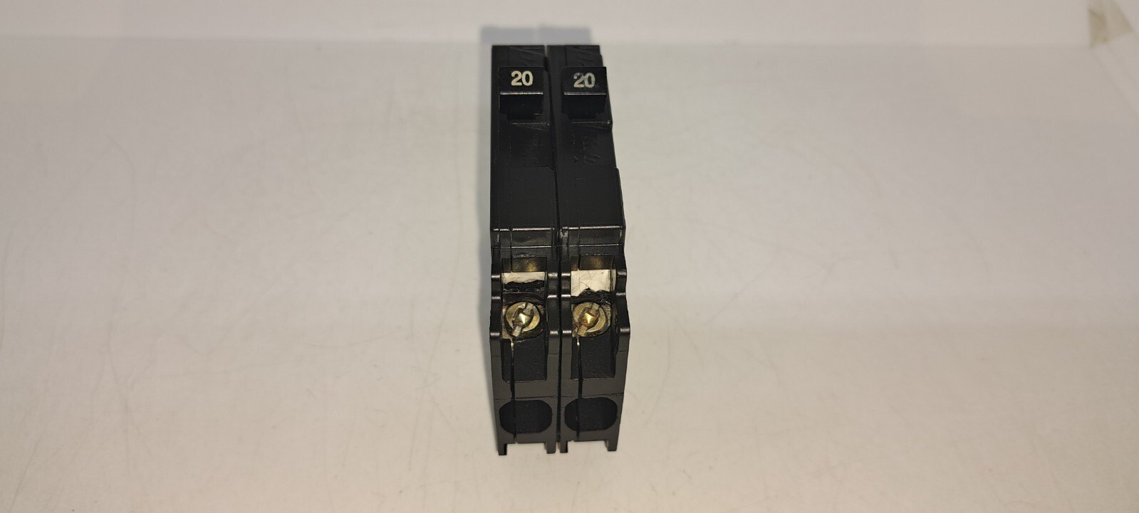 Siemens Q2020NC 20-20 Amp 2-1 pole 120/240V 60HZ Type QT Tandem Breaker