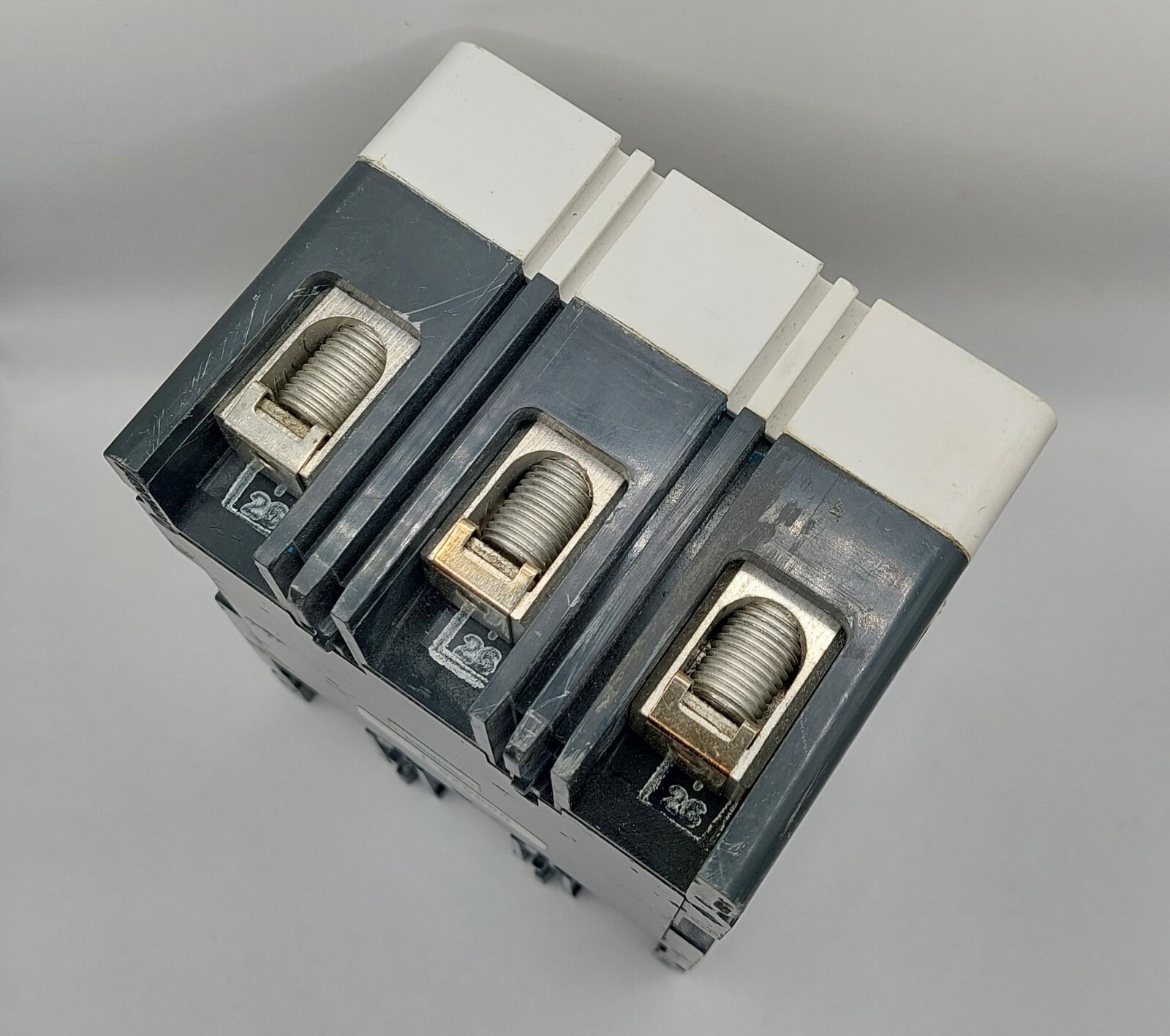 *NEW* EATON HFD3200 BP10 200 AMP 600 VOLT CIRCUIT BREAKER 65kA@480V