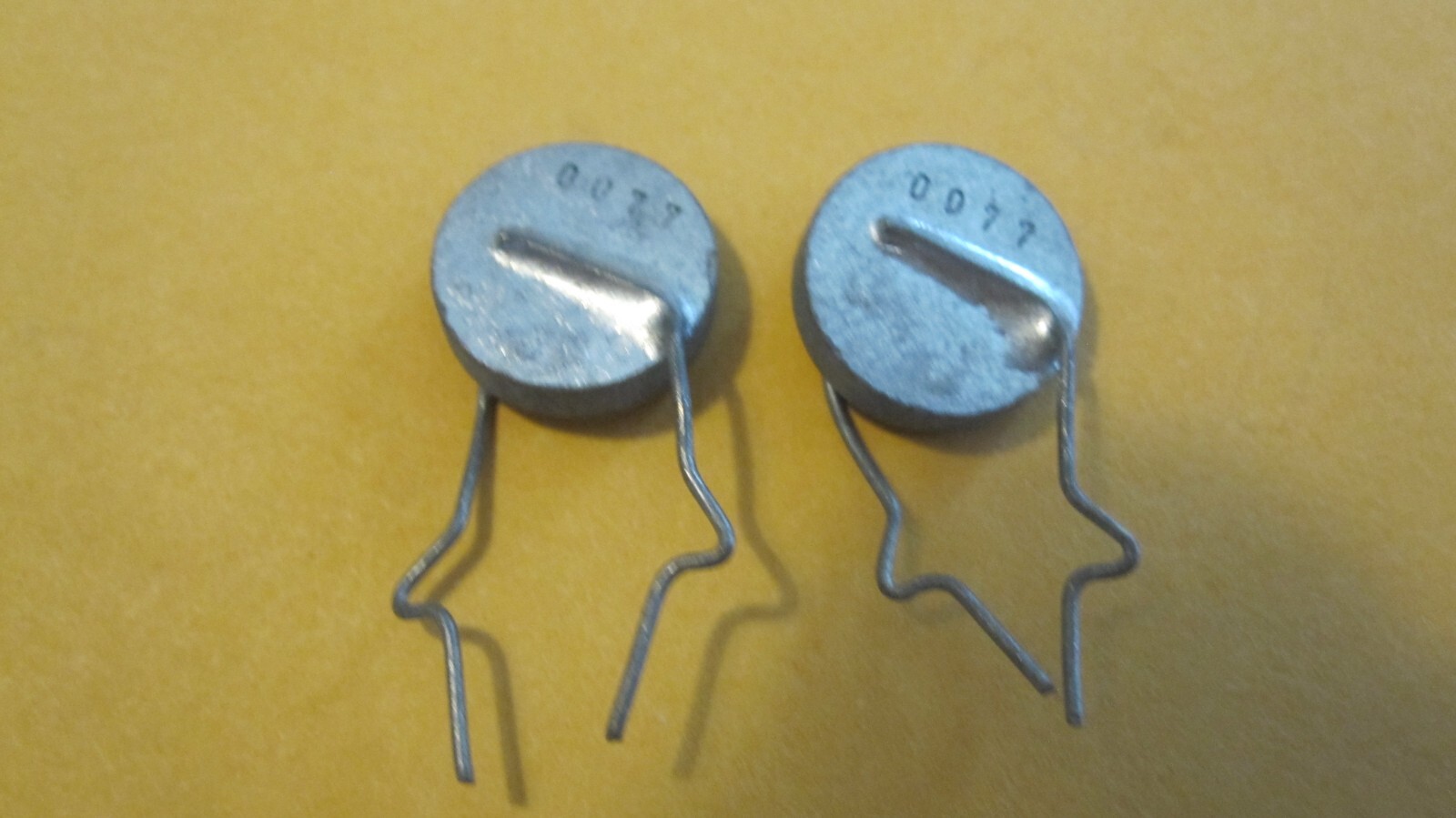 2PCS 25 ohm @ 25°C (Mfg Part # 38-33206-1 Thermistors (Sylvania Thermistors)