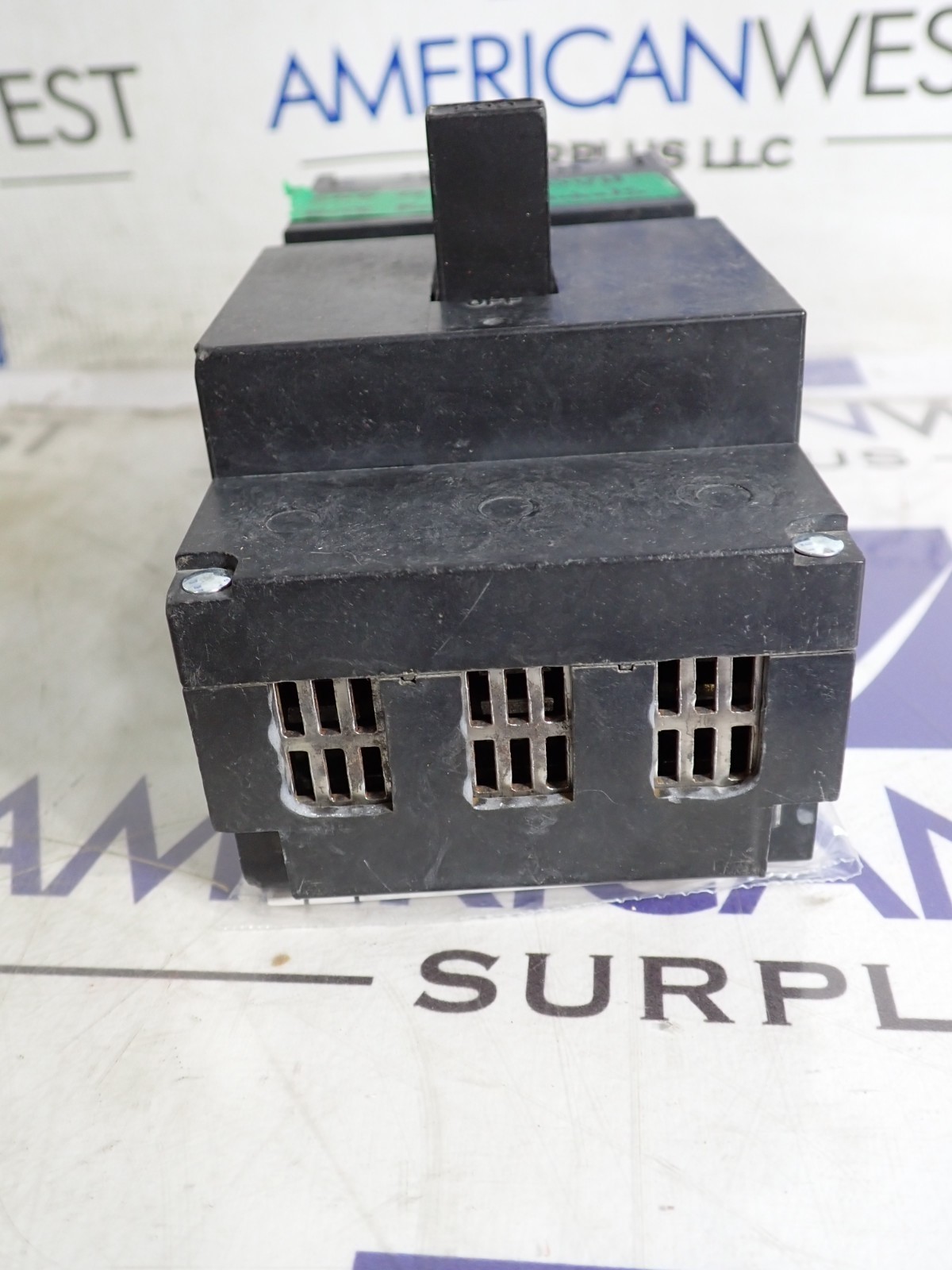 Square D QE3200VH 3 pole 200 amp 240 volt Plug in QE Circuit Breaker -Tested