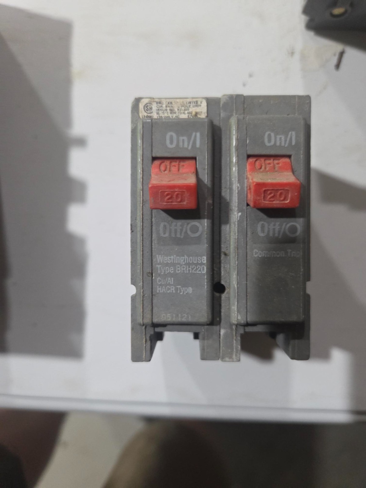 Westinghouse BRH220 (Box of 4) 2 Pole 20A HACR Breaker no tie bar