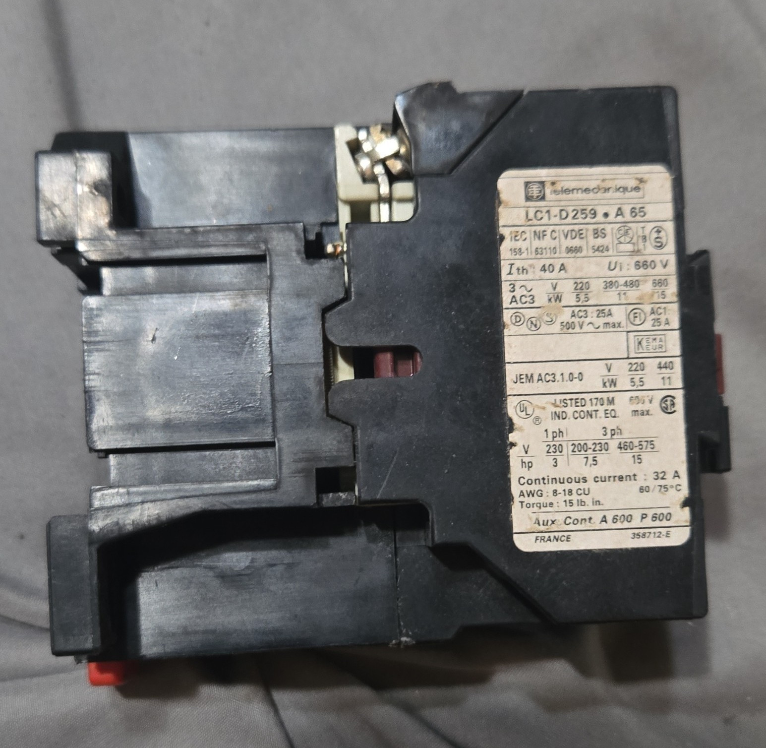 Telemecanique IEC Contactor LC1-D259 A65 110/120V Coil 25A 3-Pole AC-3