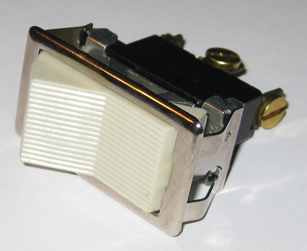 SPDT Rocker Switch – 25 Amps @ 12 VDC – Panel Mount – Screw Terminals – 12 V DC
