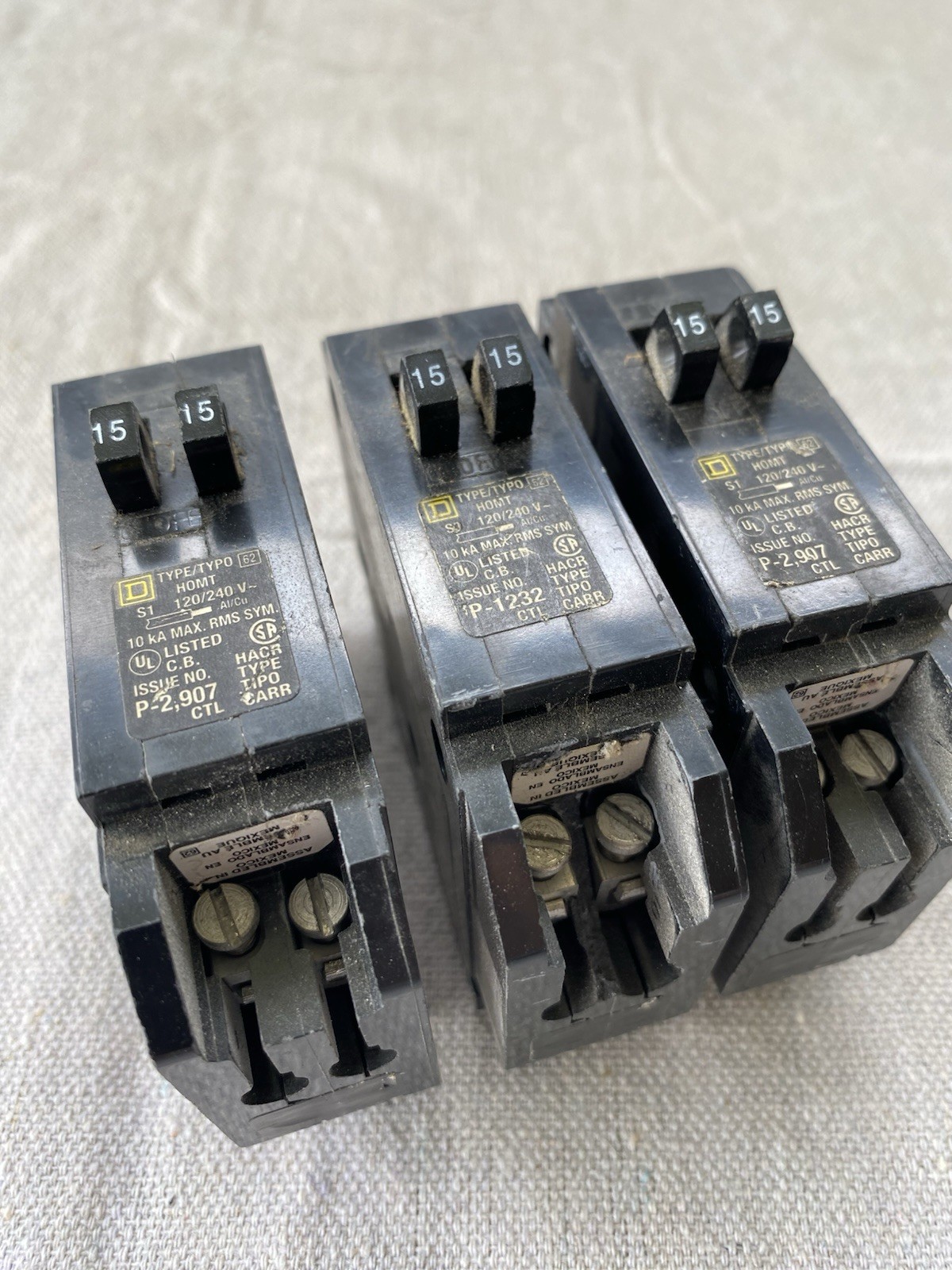 Quantity 3 – Square D HOMT1515 Tandem 15A Circuit Breakers Good Used Shape